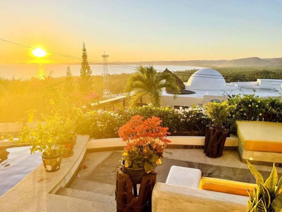 5 BR Breathtaking Ocean view Villa Amazing Rooftop and Pool