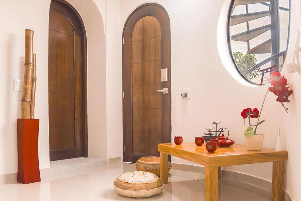 5 BR Breathtaking Ocean view Villa Amazing Rooftop and Pool