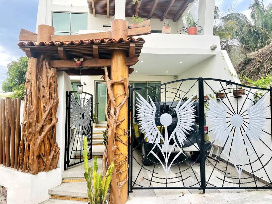 5 BR Breathtaking Ocean view Villa Amazing Rooftop and Pool