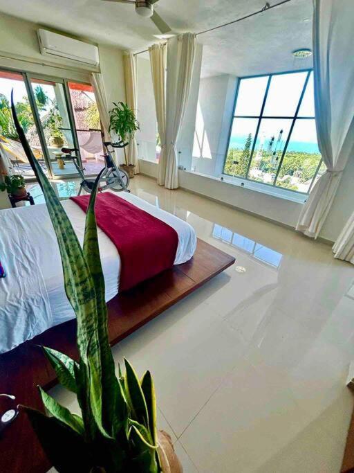5 BR Breathtaking Ocean view Villa Amazing Rooftop and Pool