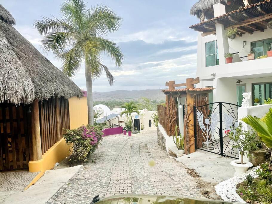 5 BR Breathtaking Ocean view Villa Amazing Rooftop and Pool