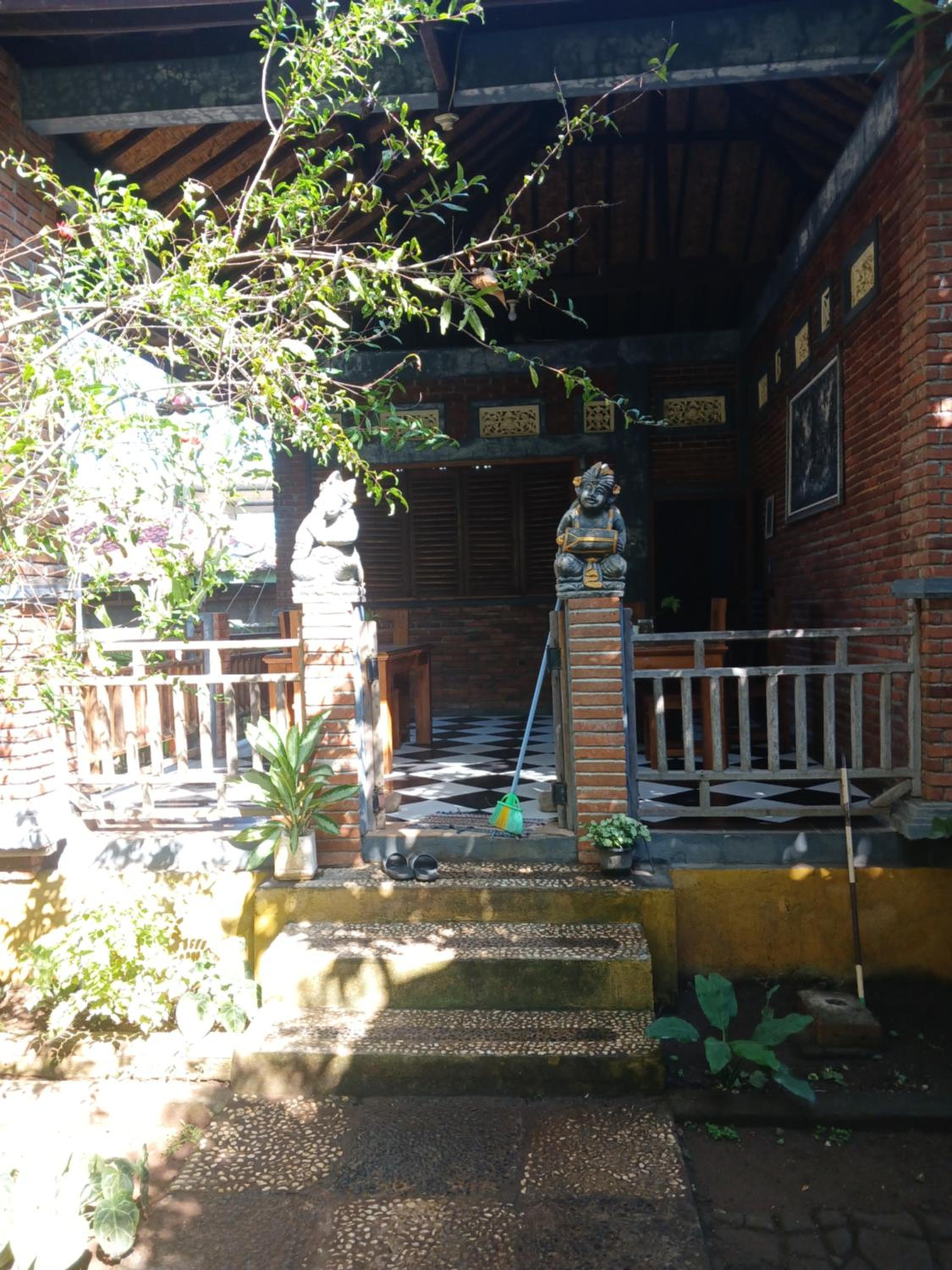 Danny juljol homestay