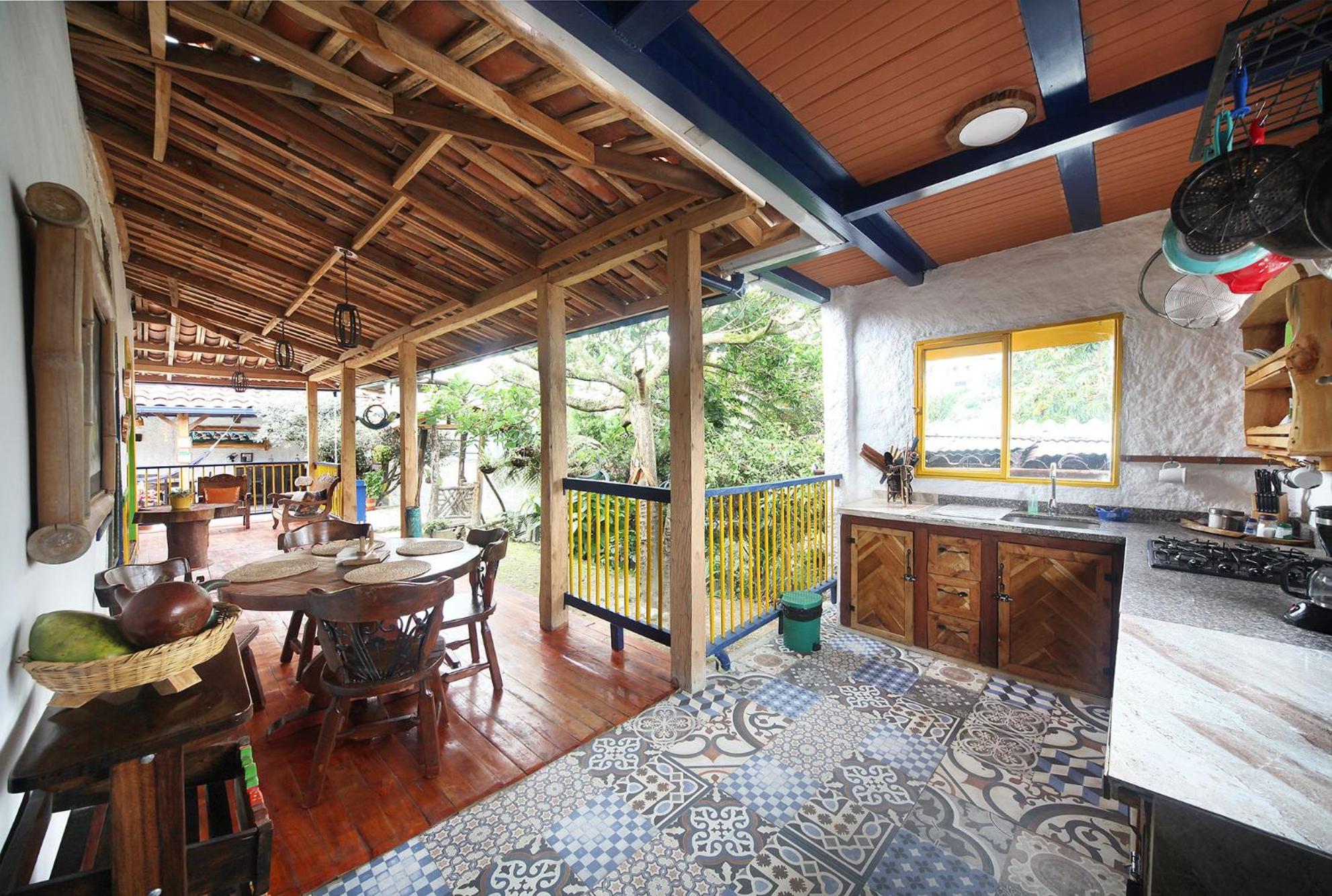 El Aguacate - Casa Tipica Cafetera Colombiana