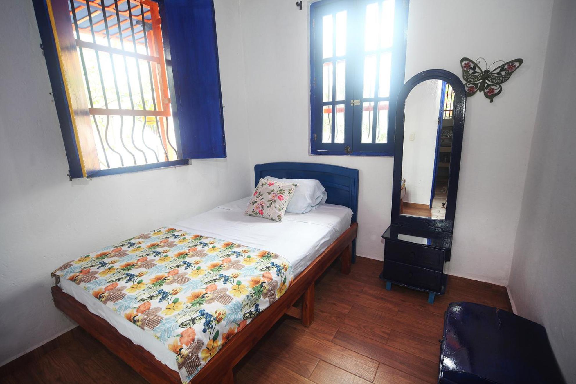 El Madrigal Cabin - Adorable 2-bedroom guesthouse