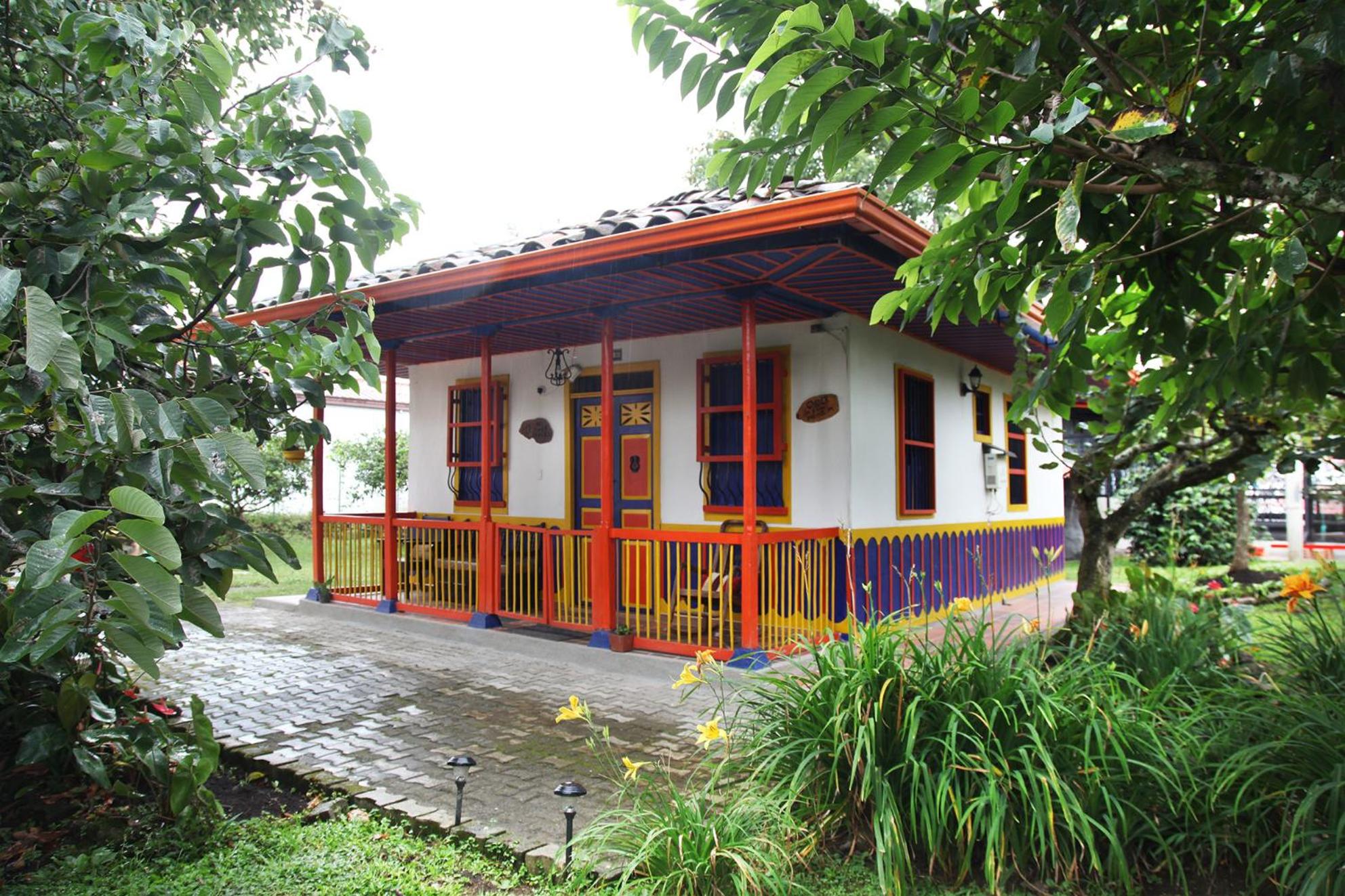 El Madrigal Cabin - Adorable 2-bedroom guesthouse
