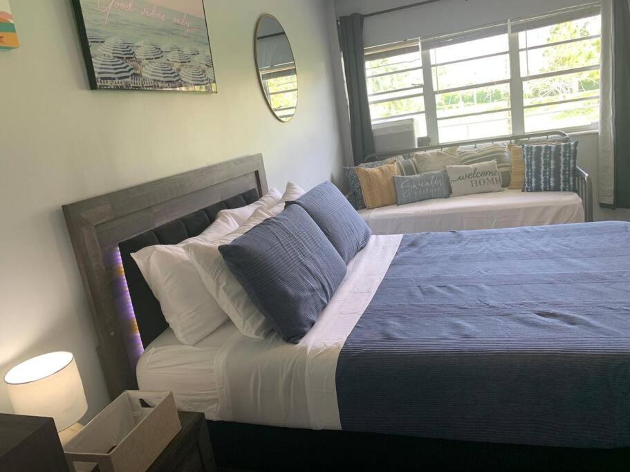Walk to the beach, Studio, Pool AND FREE Parking view 4