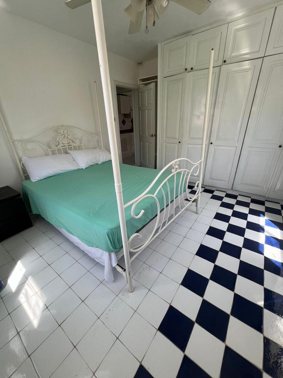Tropical Apartment Few Steps From The Beach