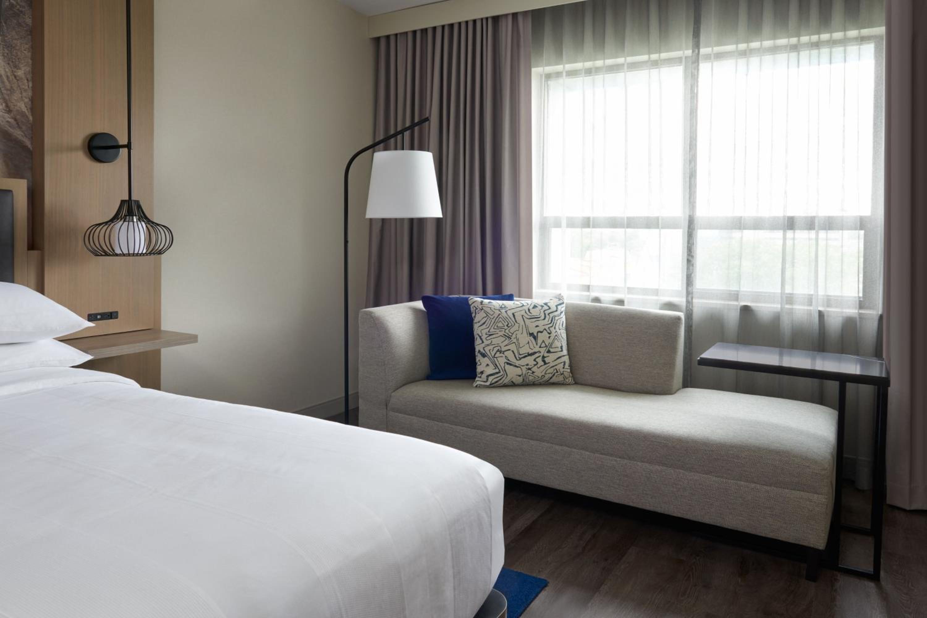 Kingston Vacations - Kingston Market Square Hotel - Property Image 8