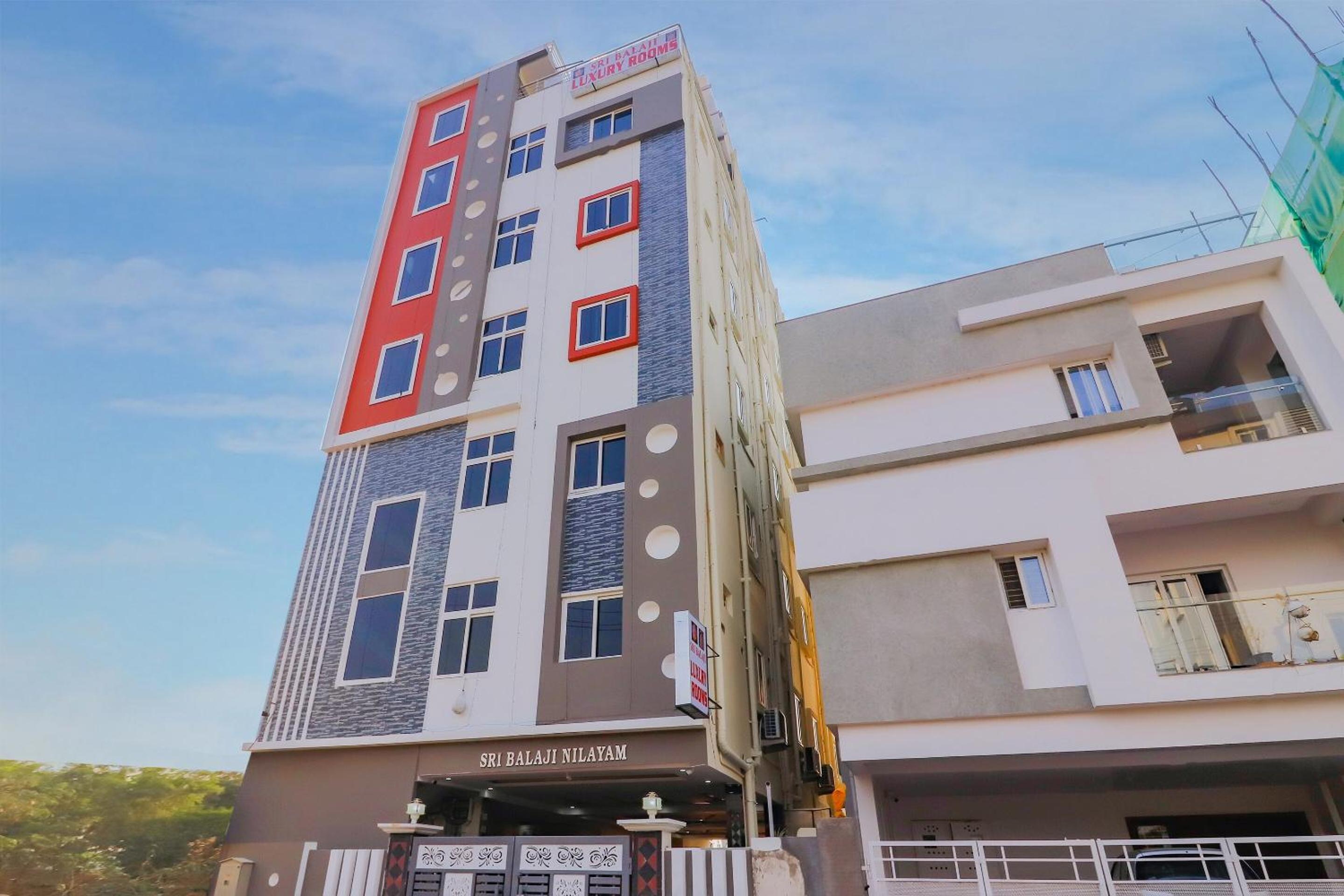 Hotel O Home Sri Balaji Luxary Rooms Near Inorbit Mall Cyberabad