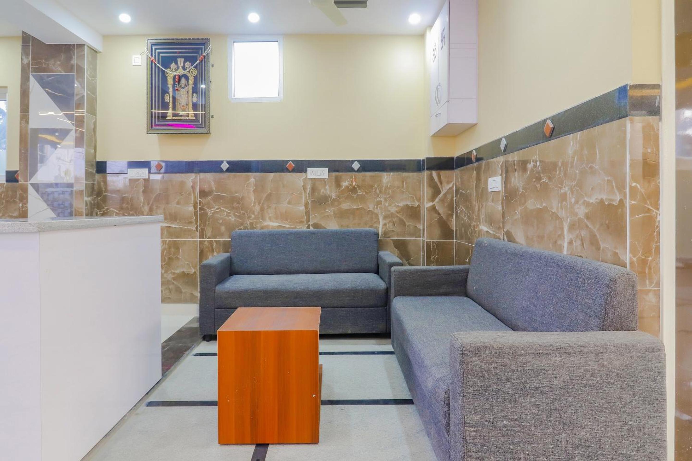 Hotel O Home Sri Balaji Luxary Rooms Near Inorbit Mall Cyberabad