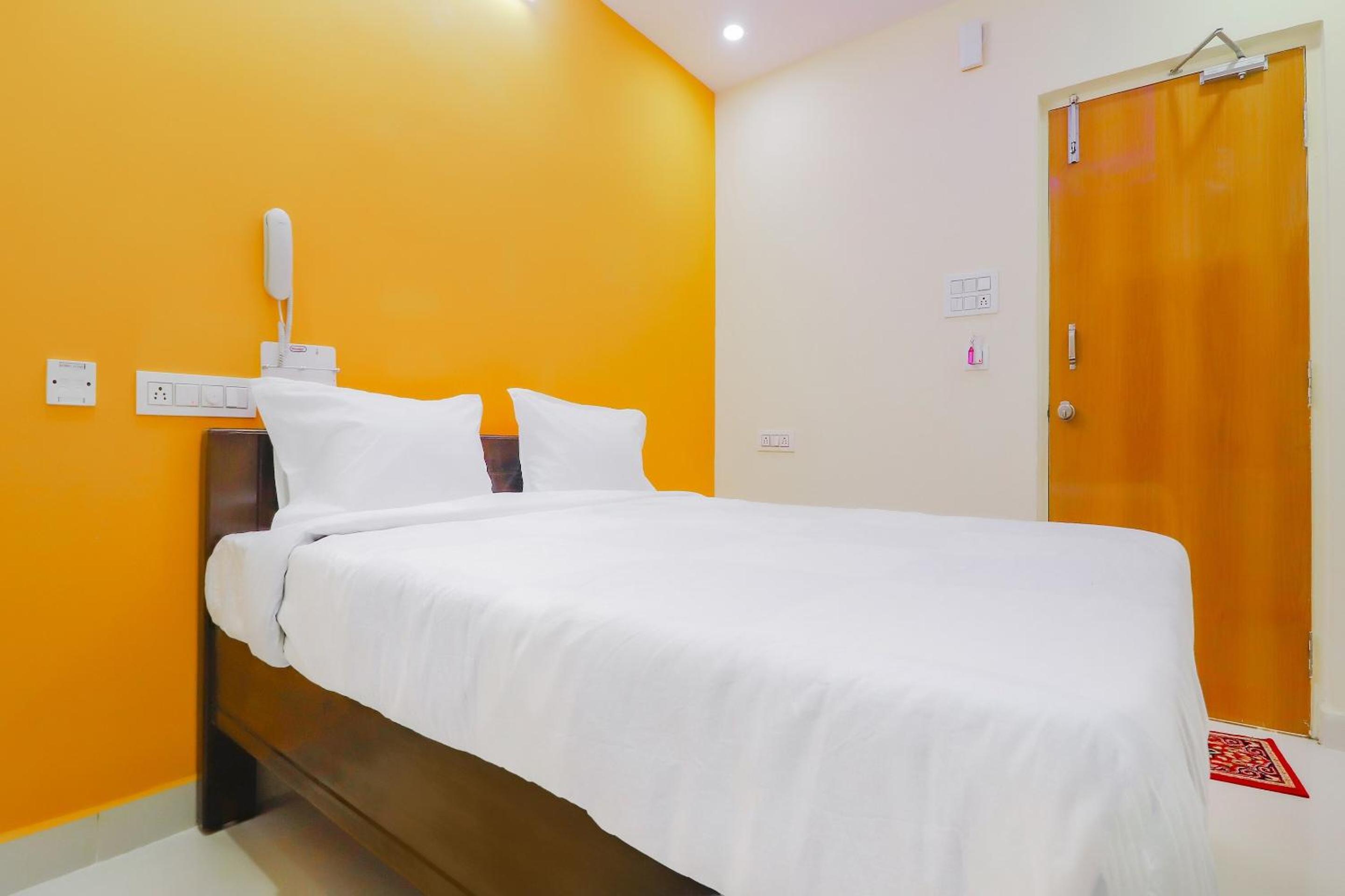 Hotel O Home Sri Balaji Luxary Rooms Near Inorbit Mall Cyberabad