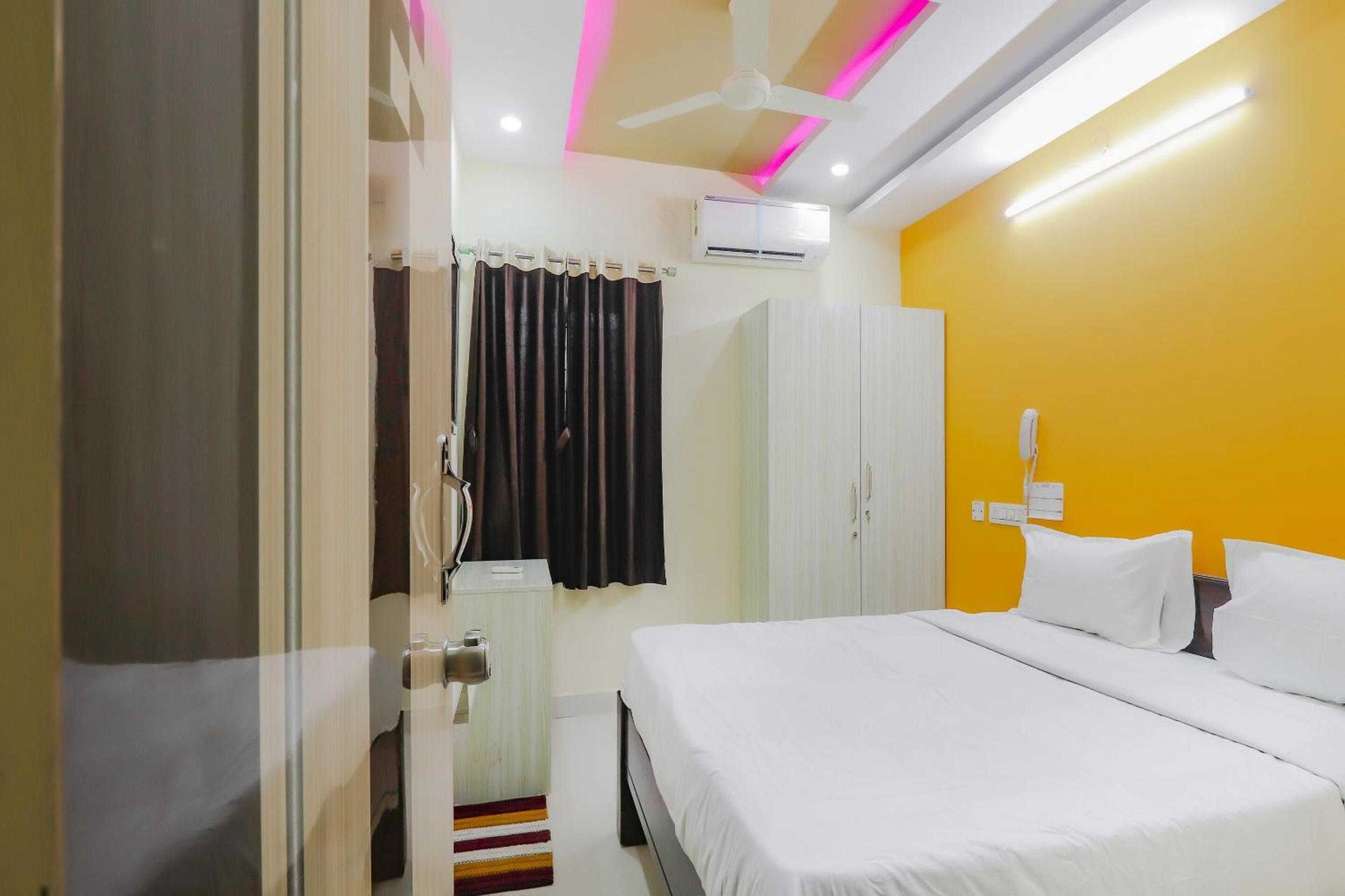 Hotel O Home Sri Balaji Luxary Rooms Near Inorbit Mall Cyberabad