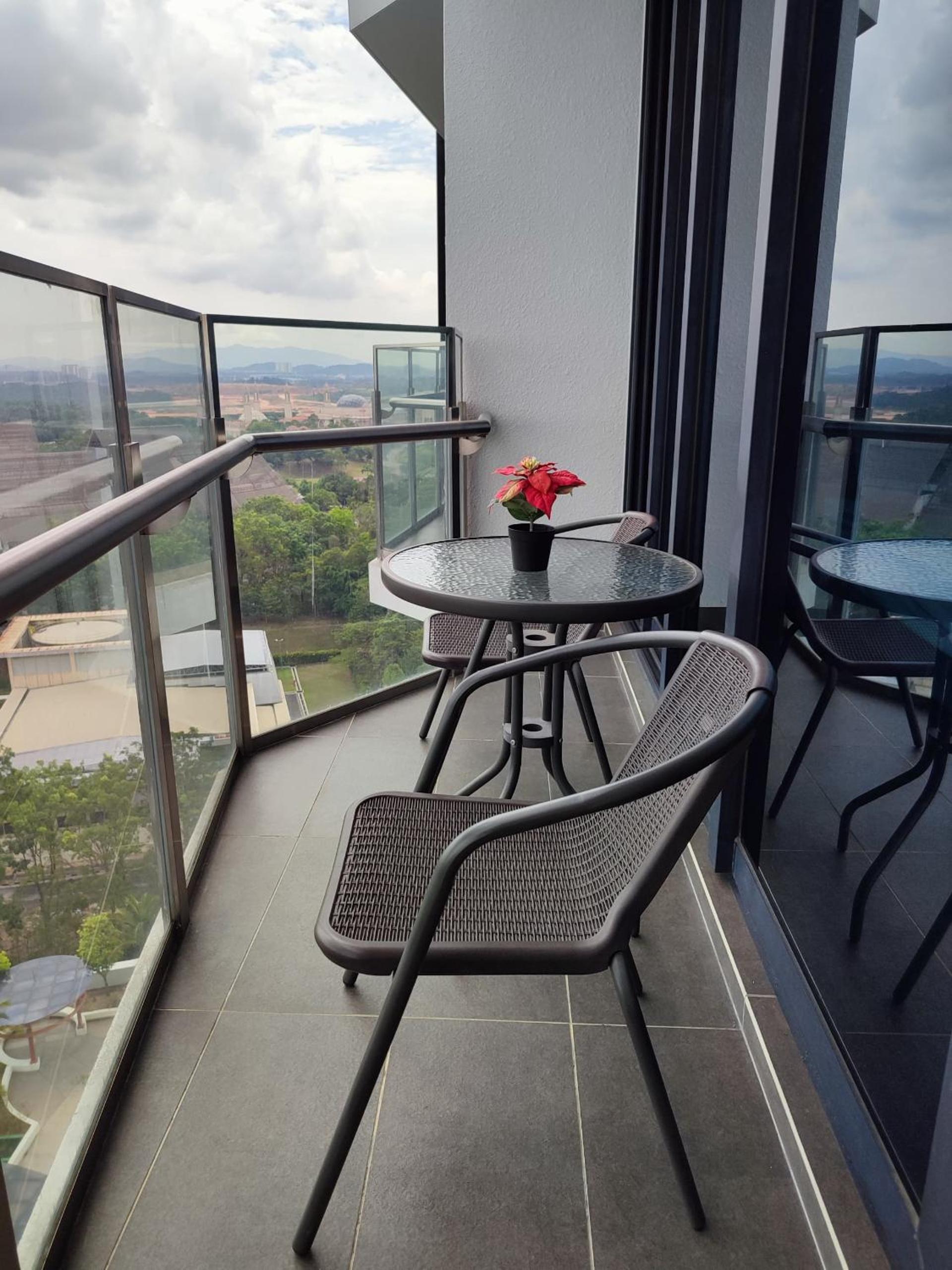 Comfy Studio Almas Apartement