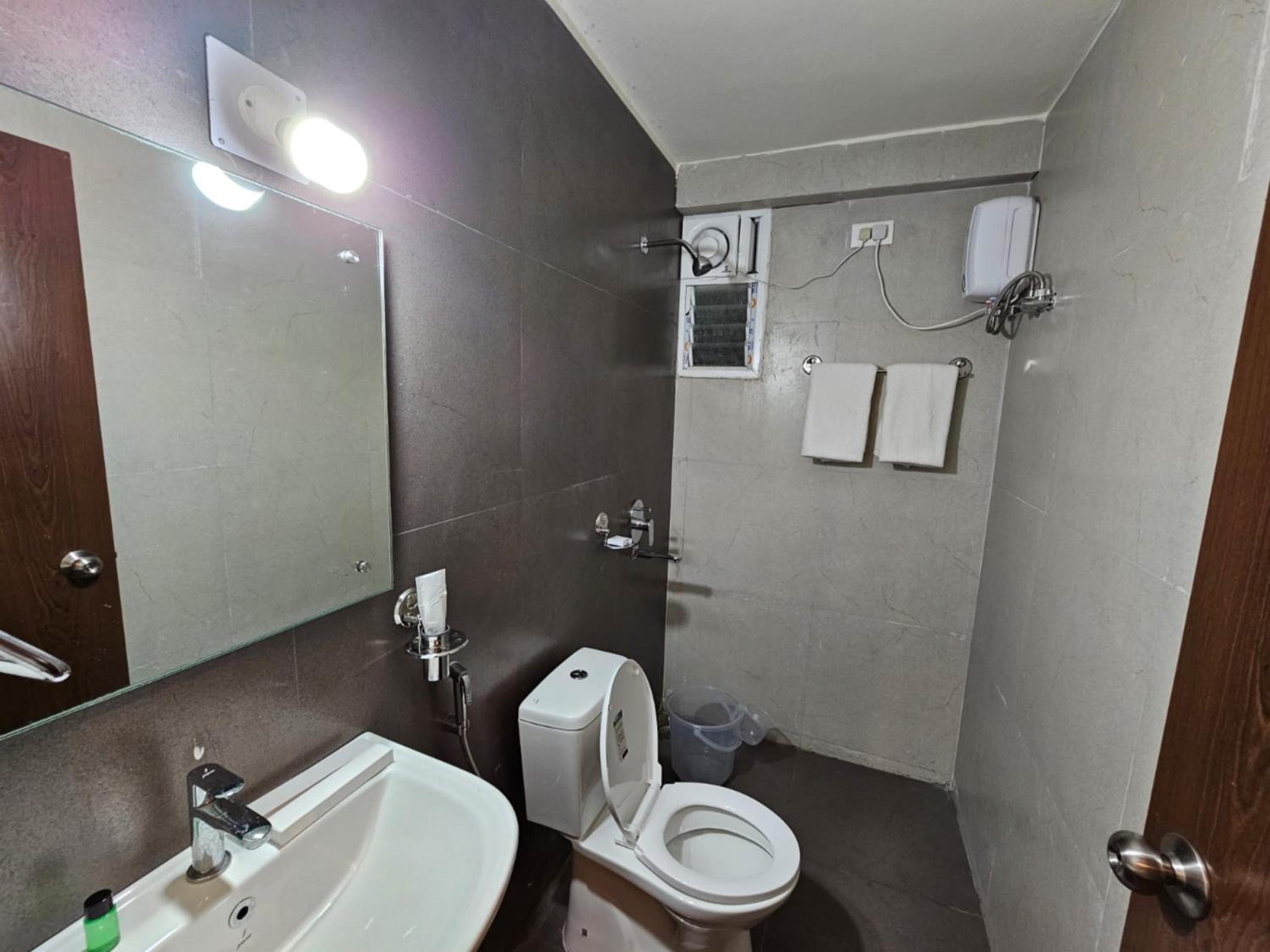 Hotel Sea Queen Puri Near Puri Sea Beach - Light House With Free Wi-fi & Parking - Perfect location with comfortable Room - view 5