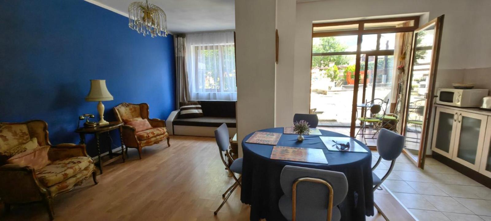 One Bedroom Flat With Garden and Barbeque view 3