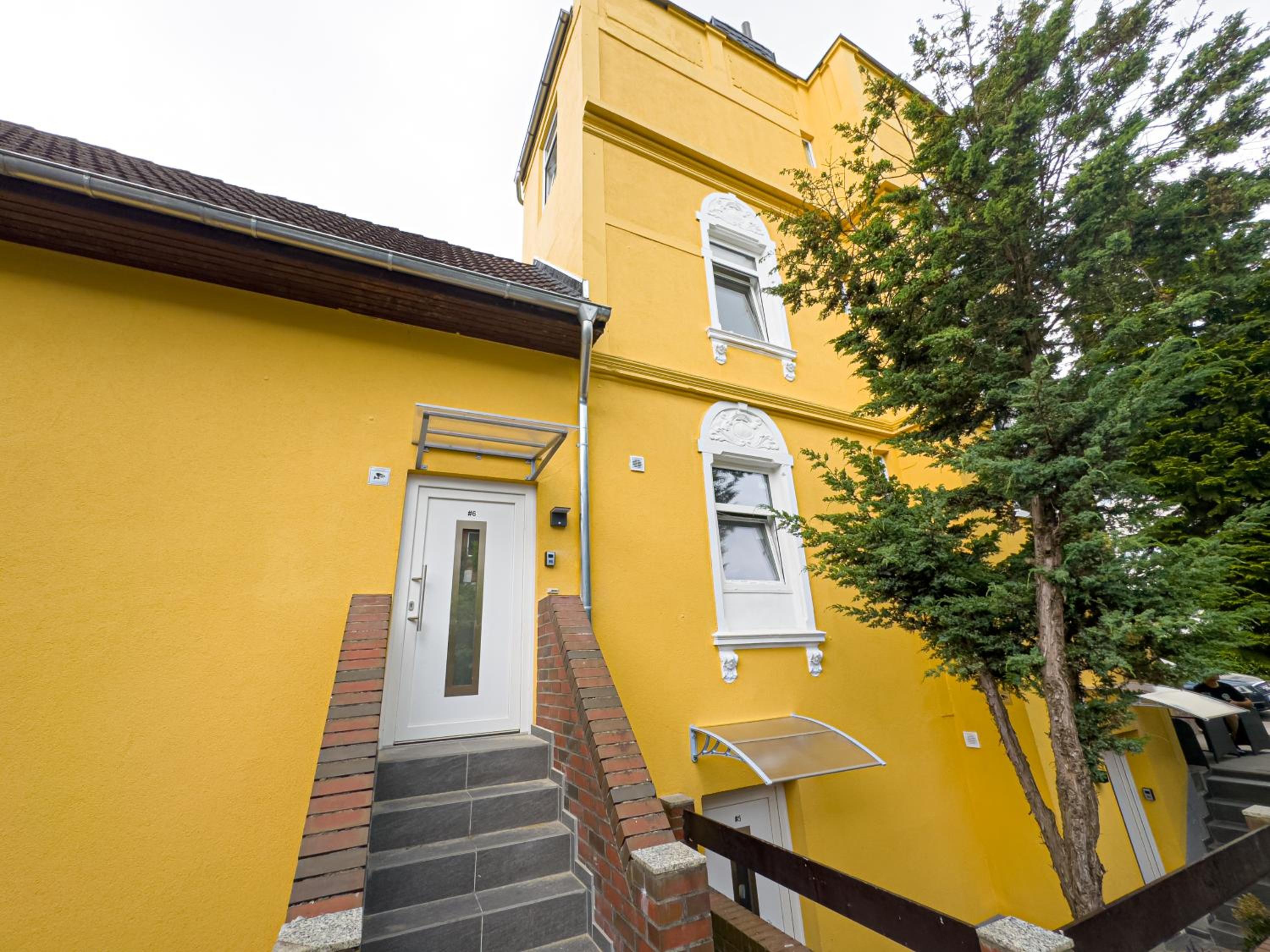 ImmoStay M#Haus R- Ferienhaus mit 6 Zimmern, Parken & WiFi, 4K-Streaming