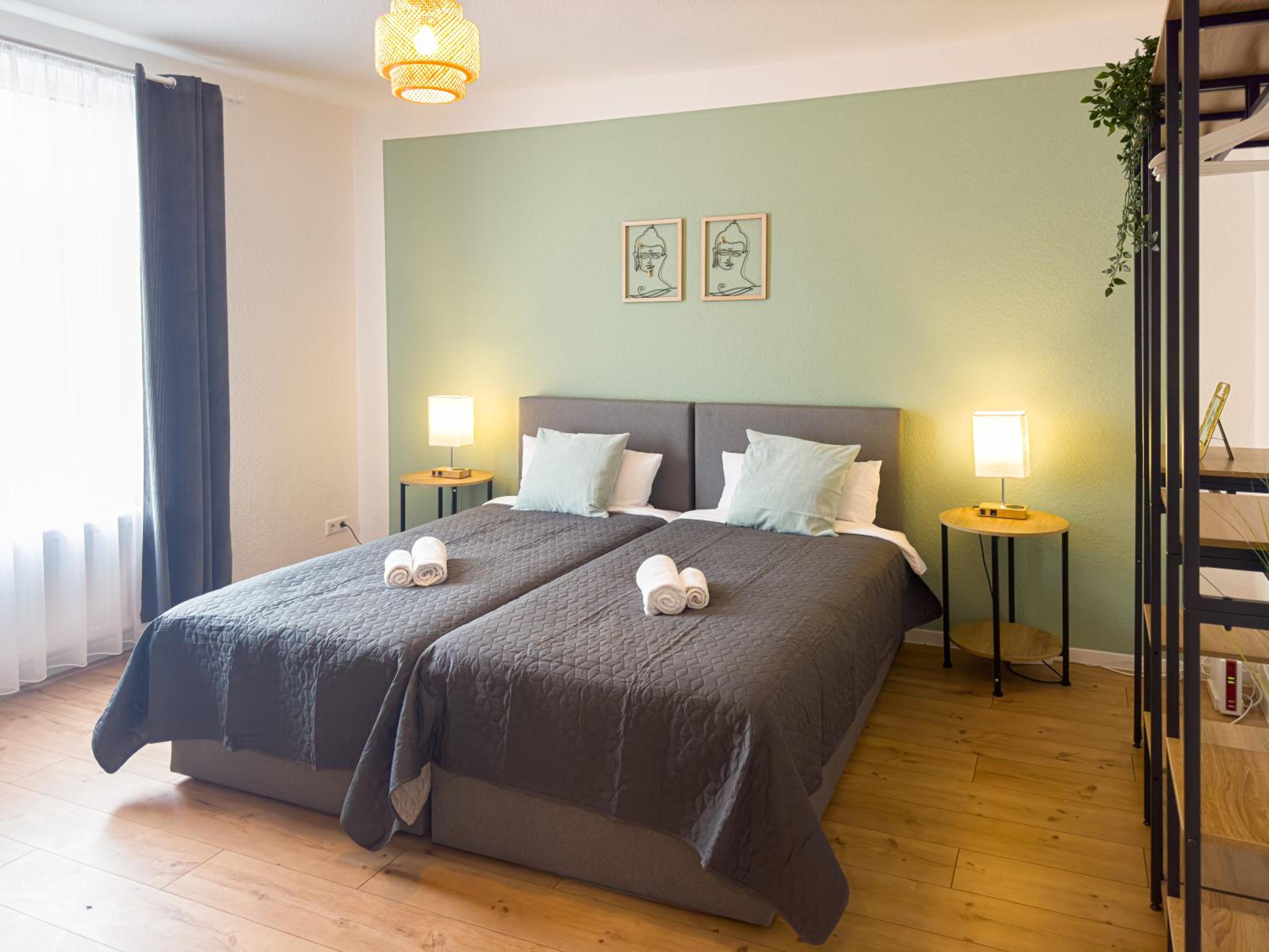 ImmoStay M#Haus R- Ferienhaus mit 6 Zimmern, Parken & WiFi, 4K-Streaming
