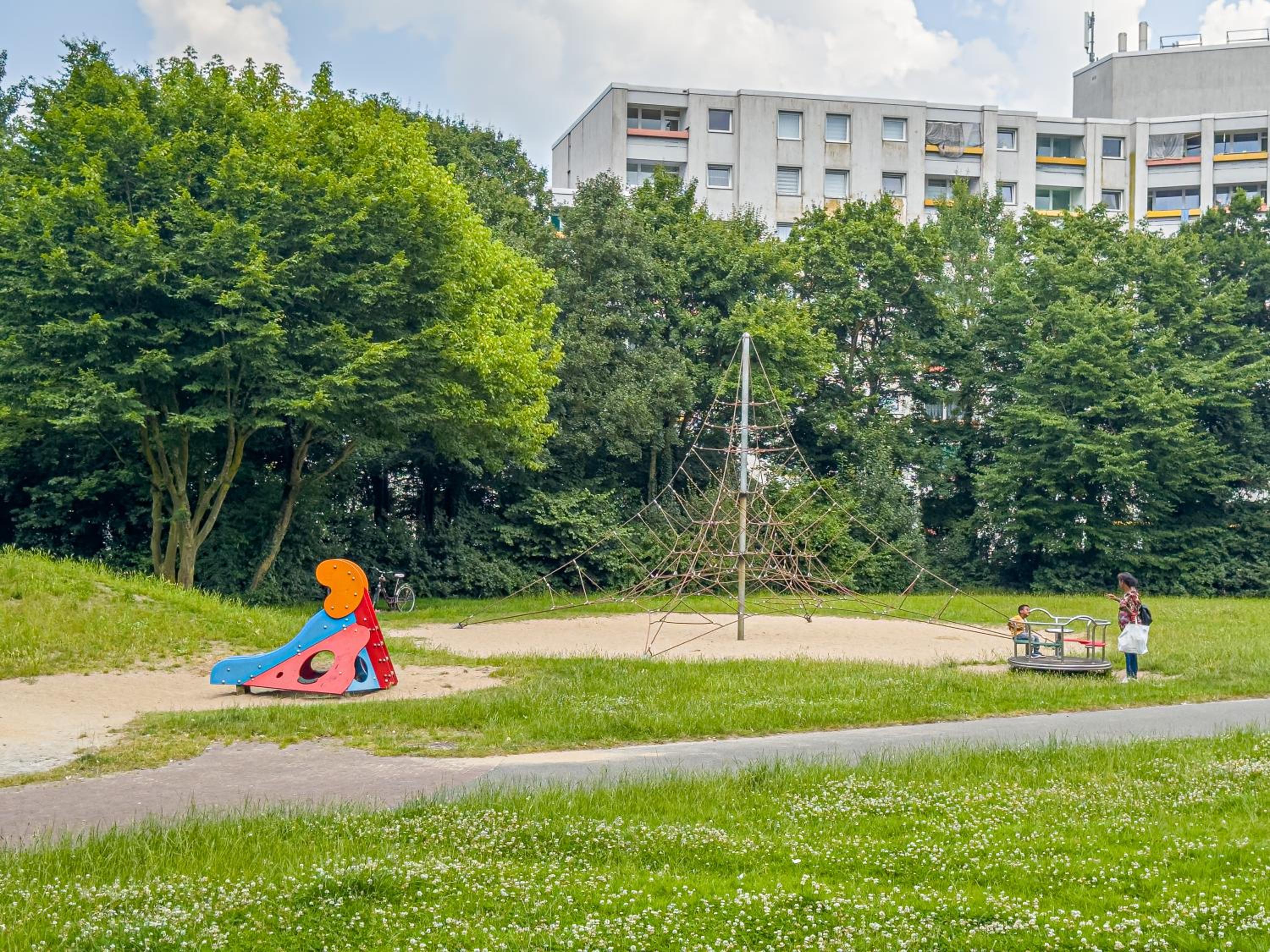 ImmoStay M#Haus R- Ferienhaus mit 6 Zimmern, Parken & WiFi, 4K-Streaming