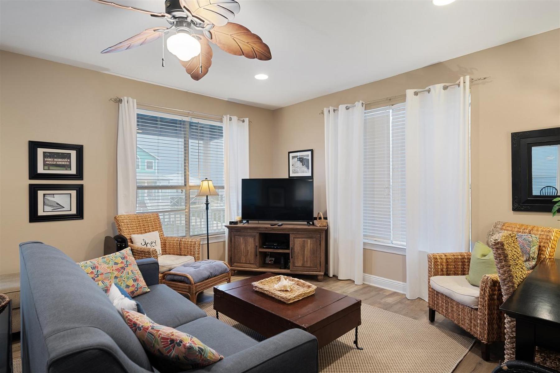 Gift by the Sea by Current Tides Vacation Rentals view 4