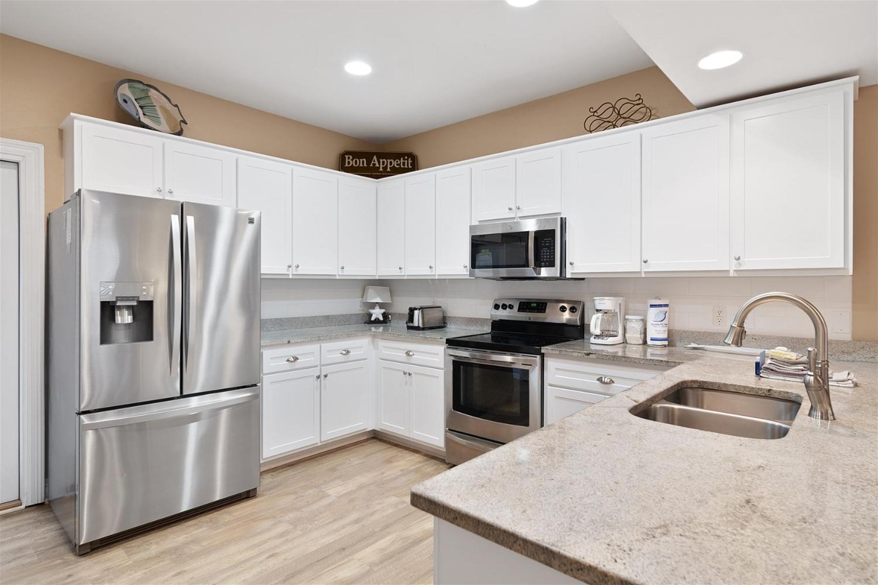 Gift by the Sea by Current Tides Vacation Rentals view 5