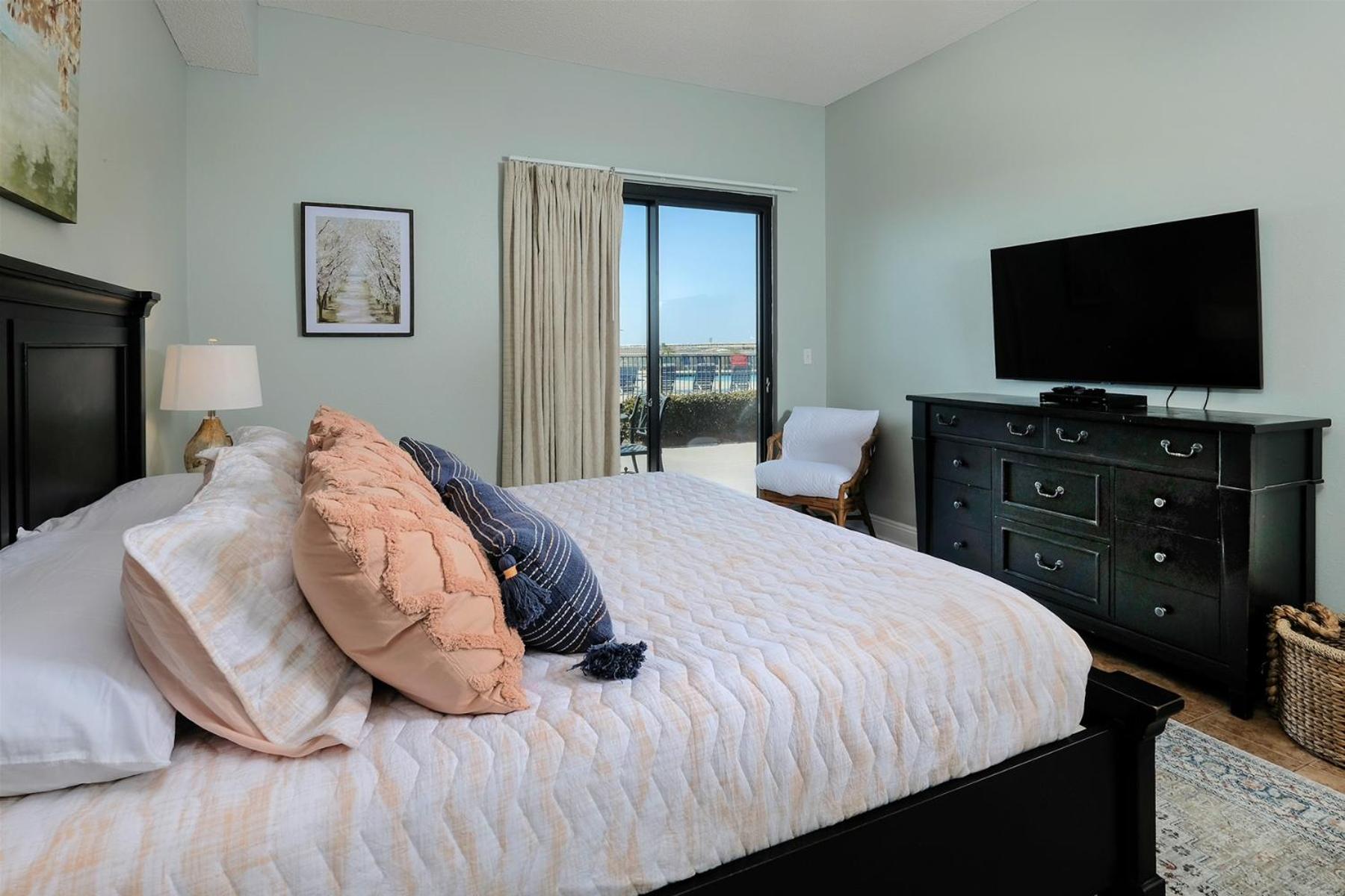 Phoenix VI 6013 by Current Tides Vacation Rentals view 4