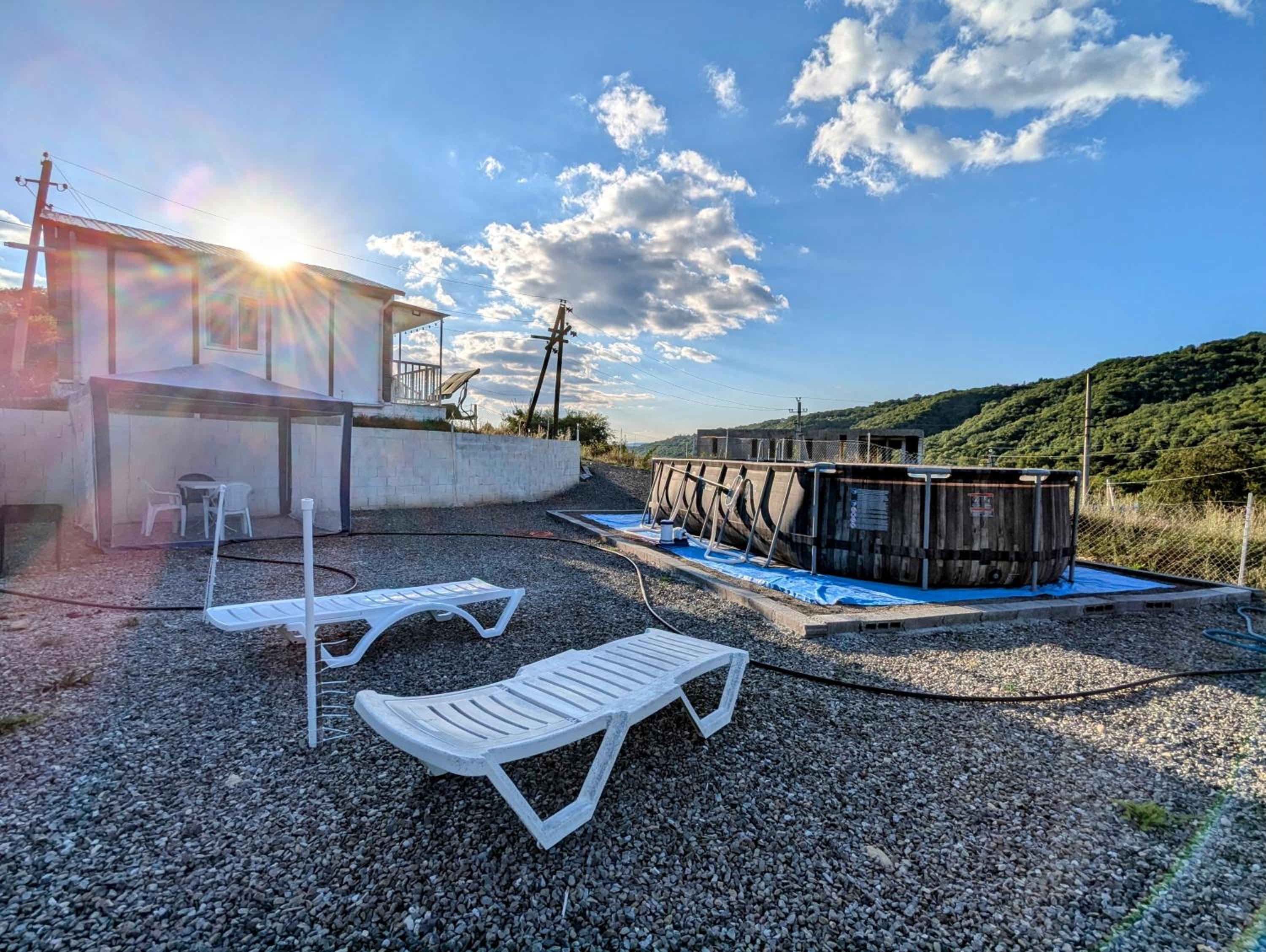 Sunshine Inn Buriani