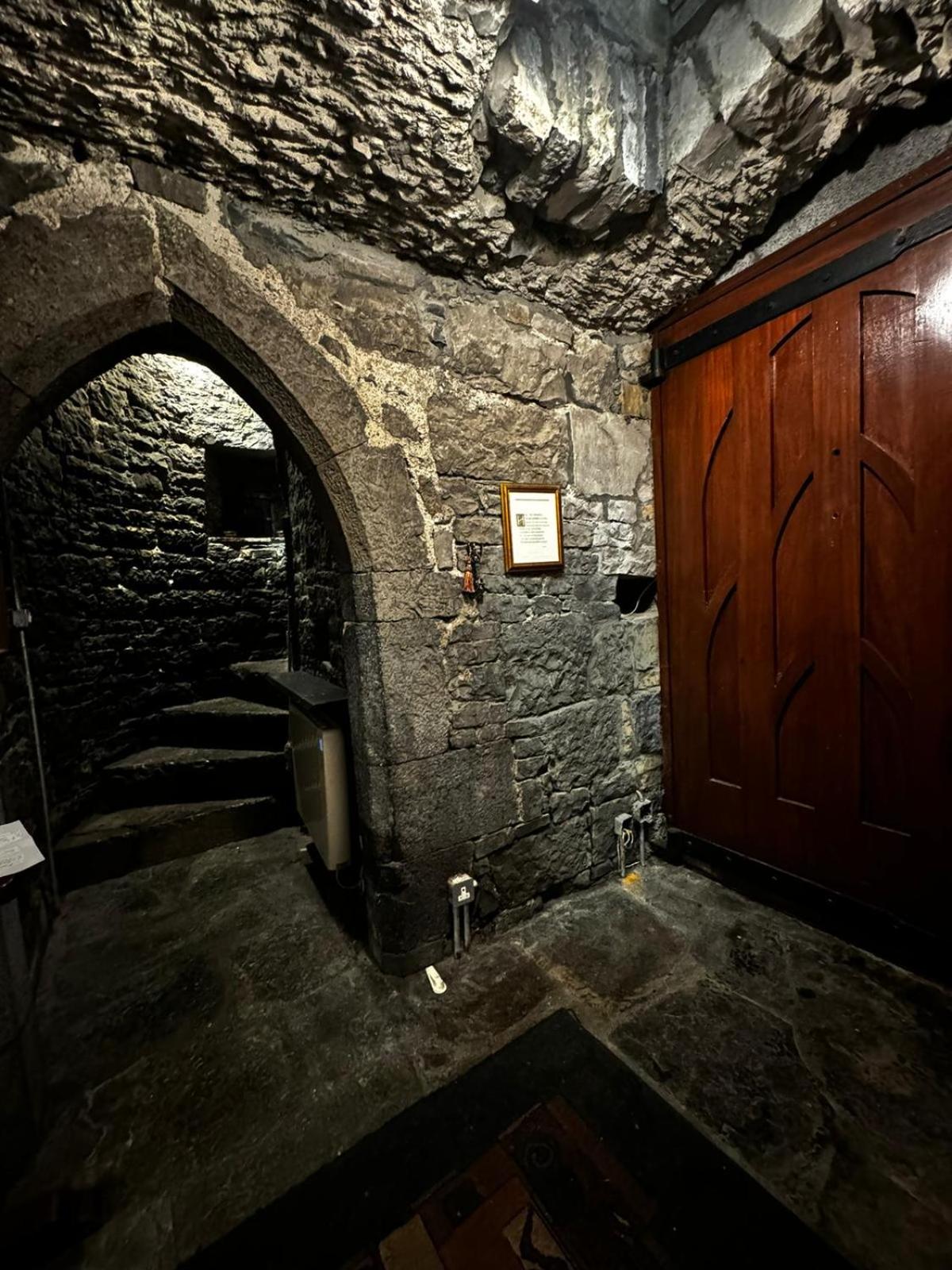 Ballindooley Castle