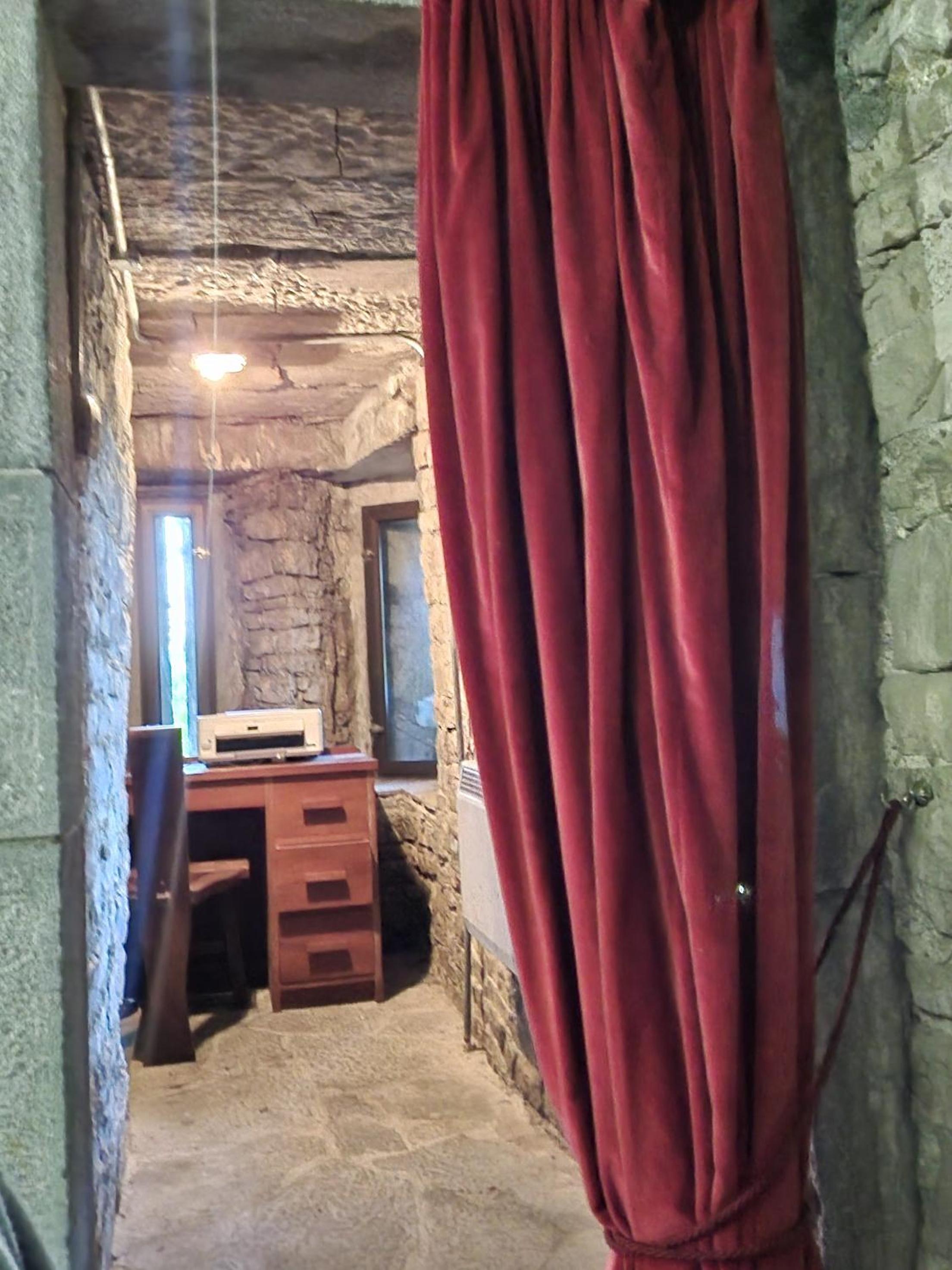 Ballindooley Castle