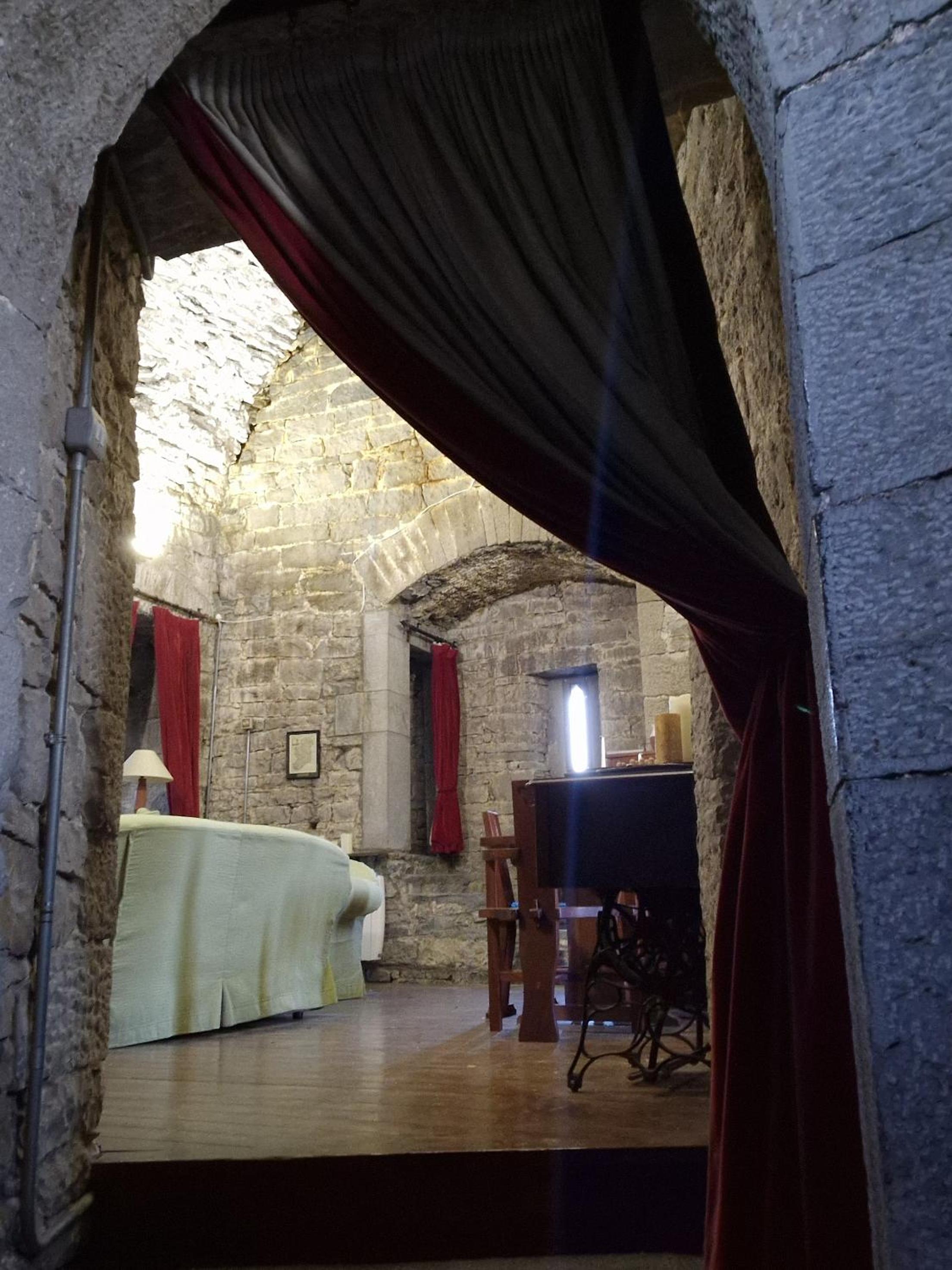 Ballindooley Castle