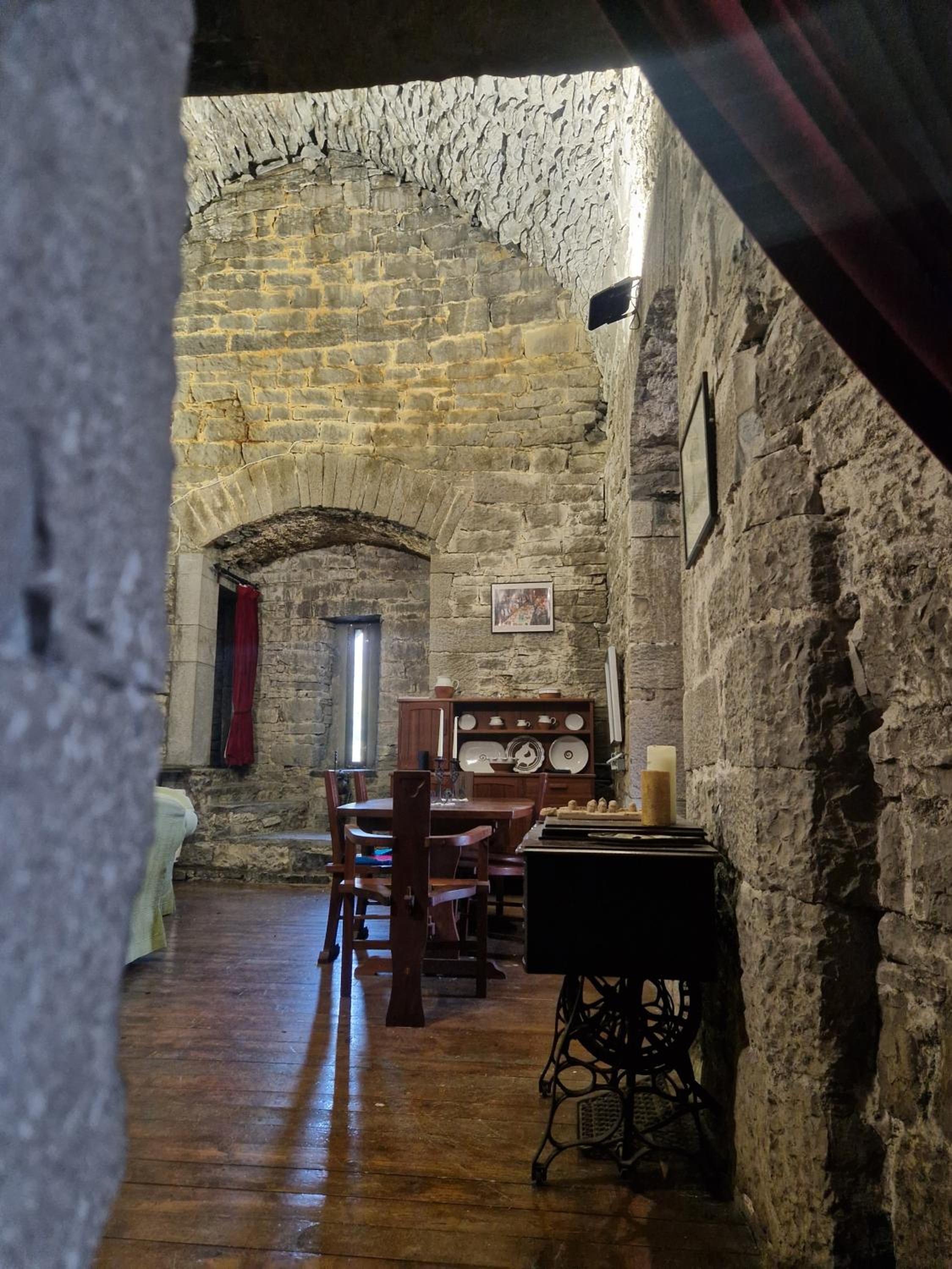 Ballindooley Castle