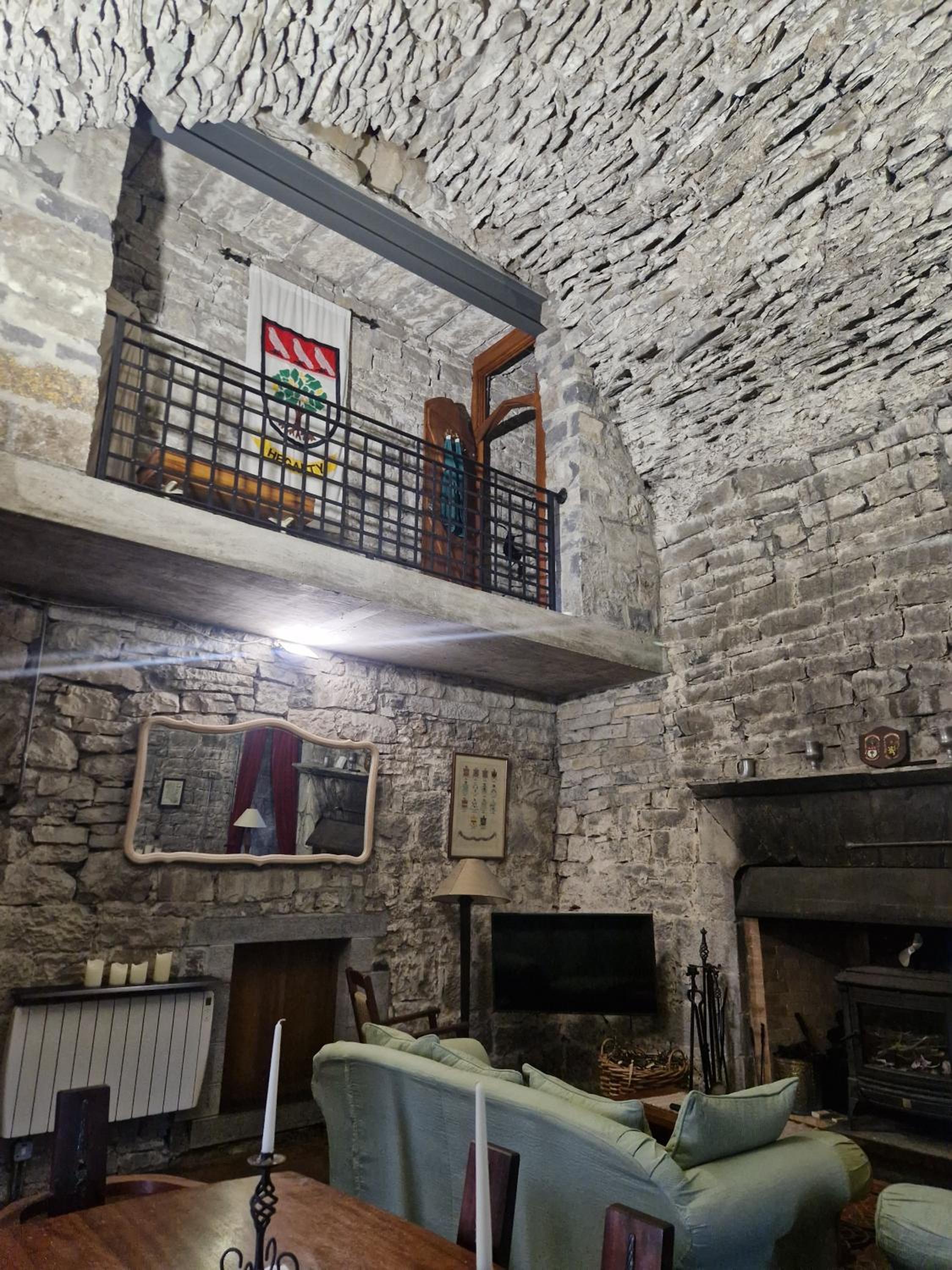 Ballindooley Castle