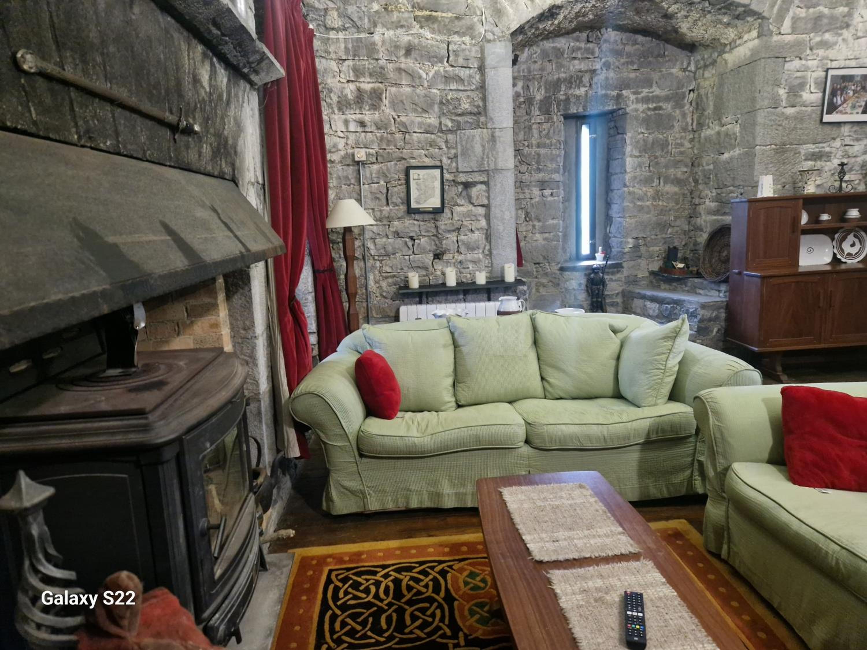 Ballindooley Castle