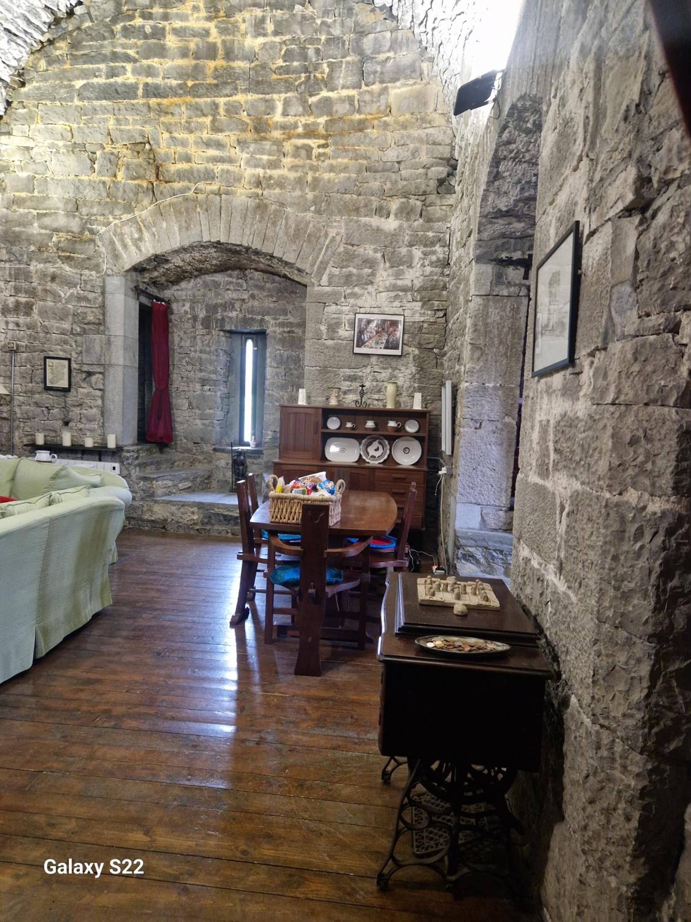 Ballindooley Castle