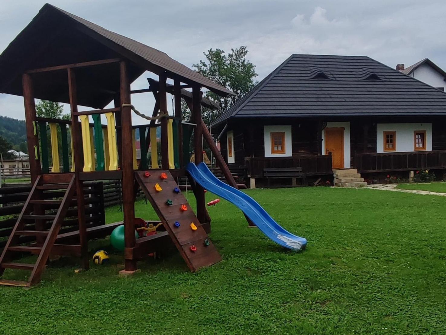 La căsuța cu amintiri view 2