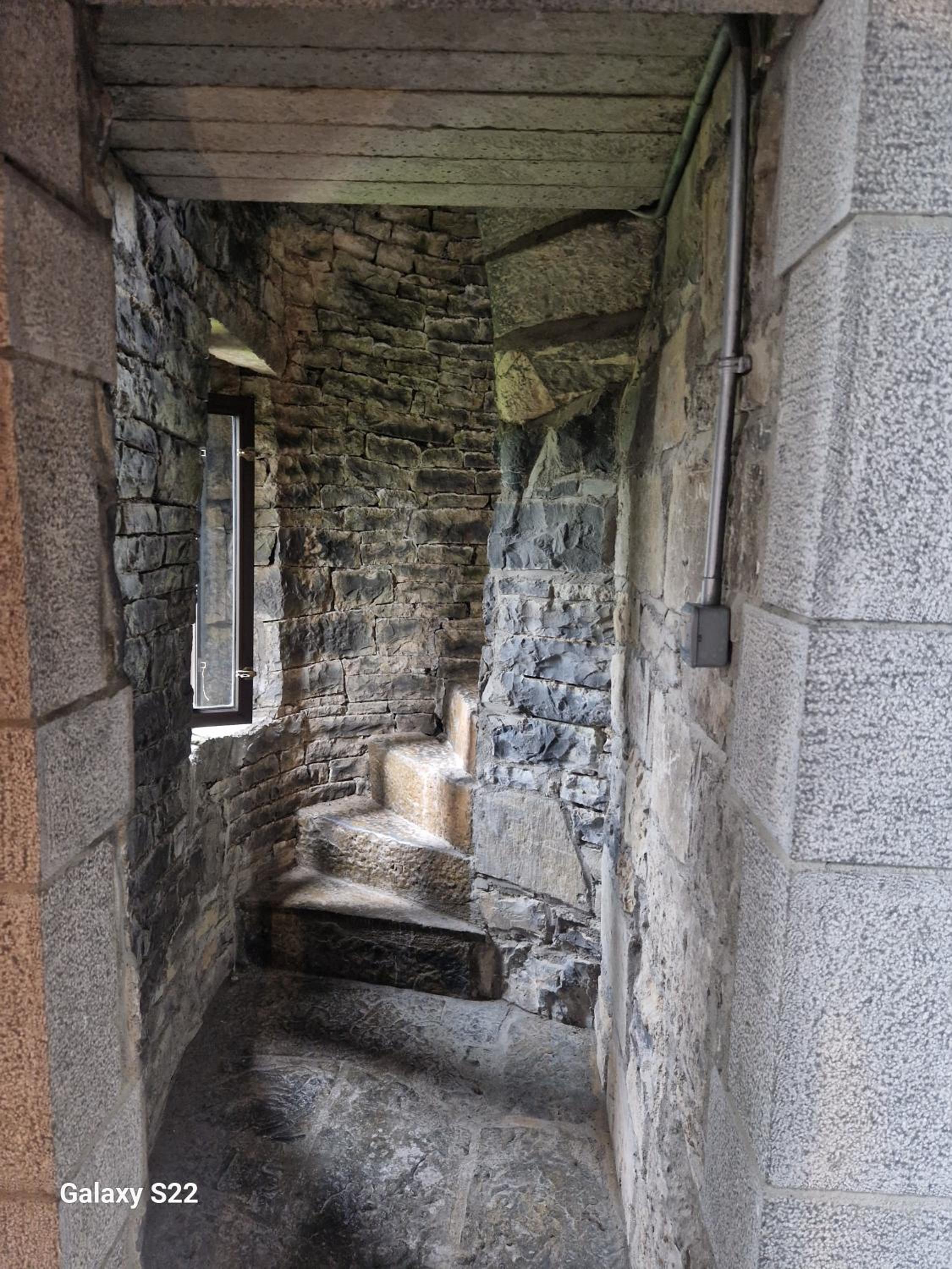 Ballindooley Castle