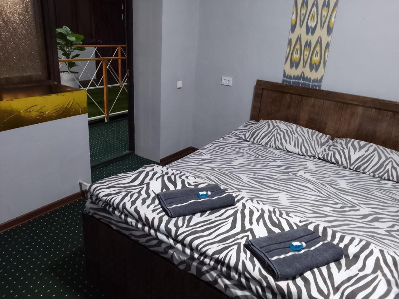 Family Registan Hotel
