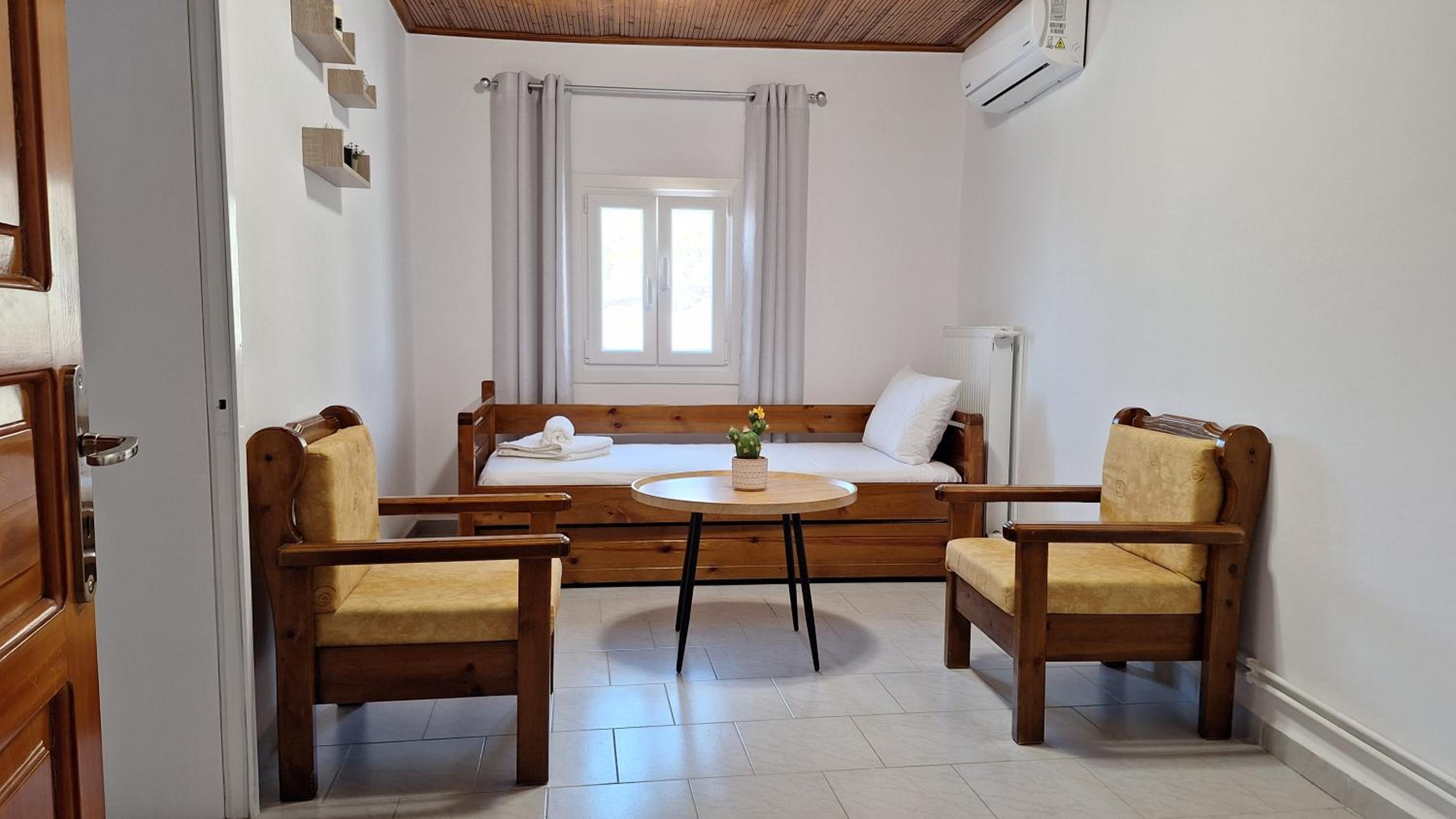 Leonardo's Home Cycladic cottage photo 5