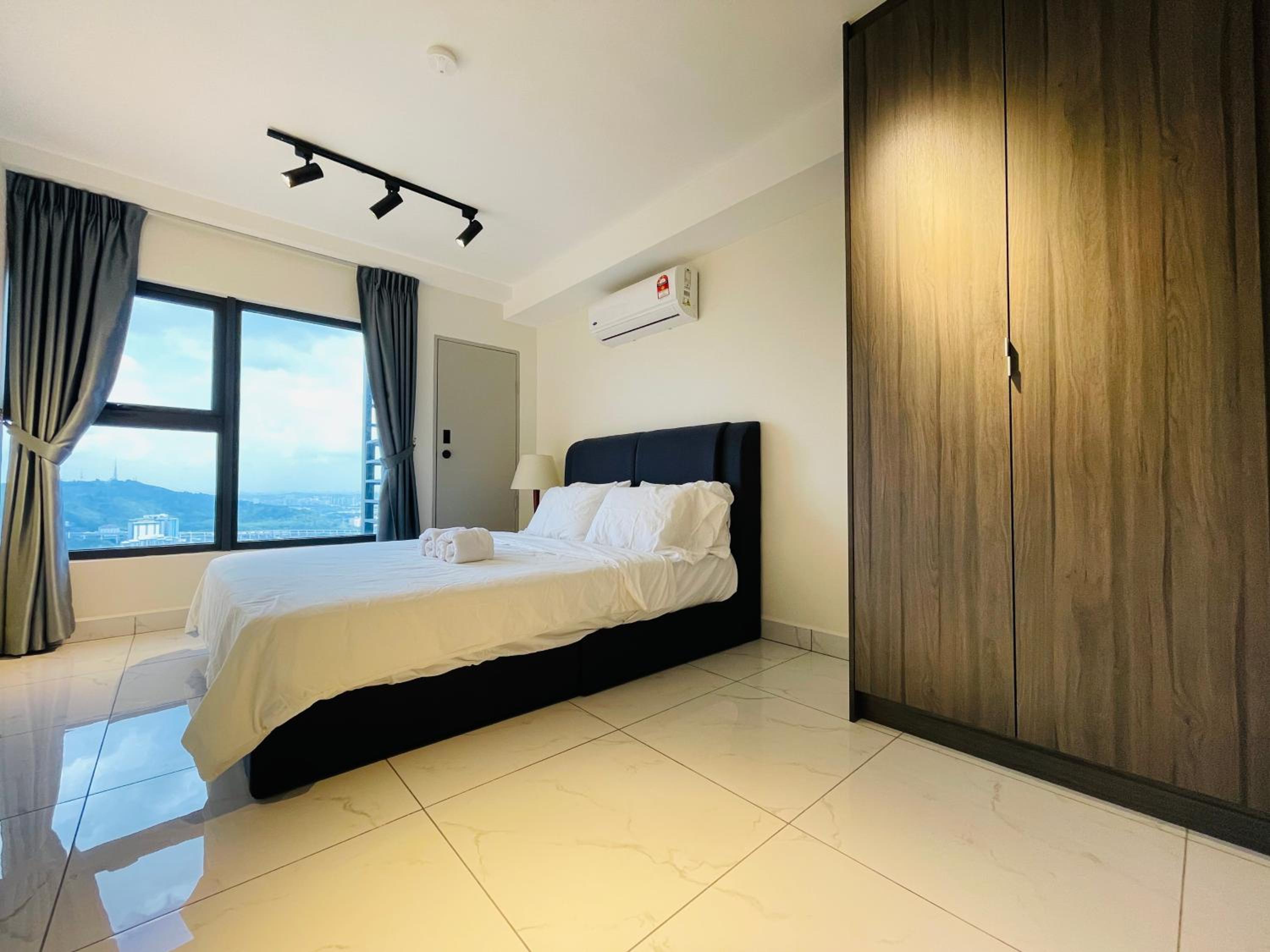Arte Cheras Duplex by DeUrban