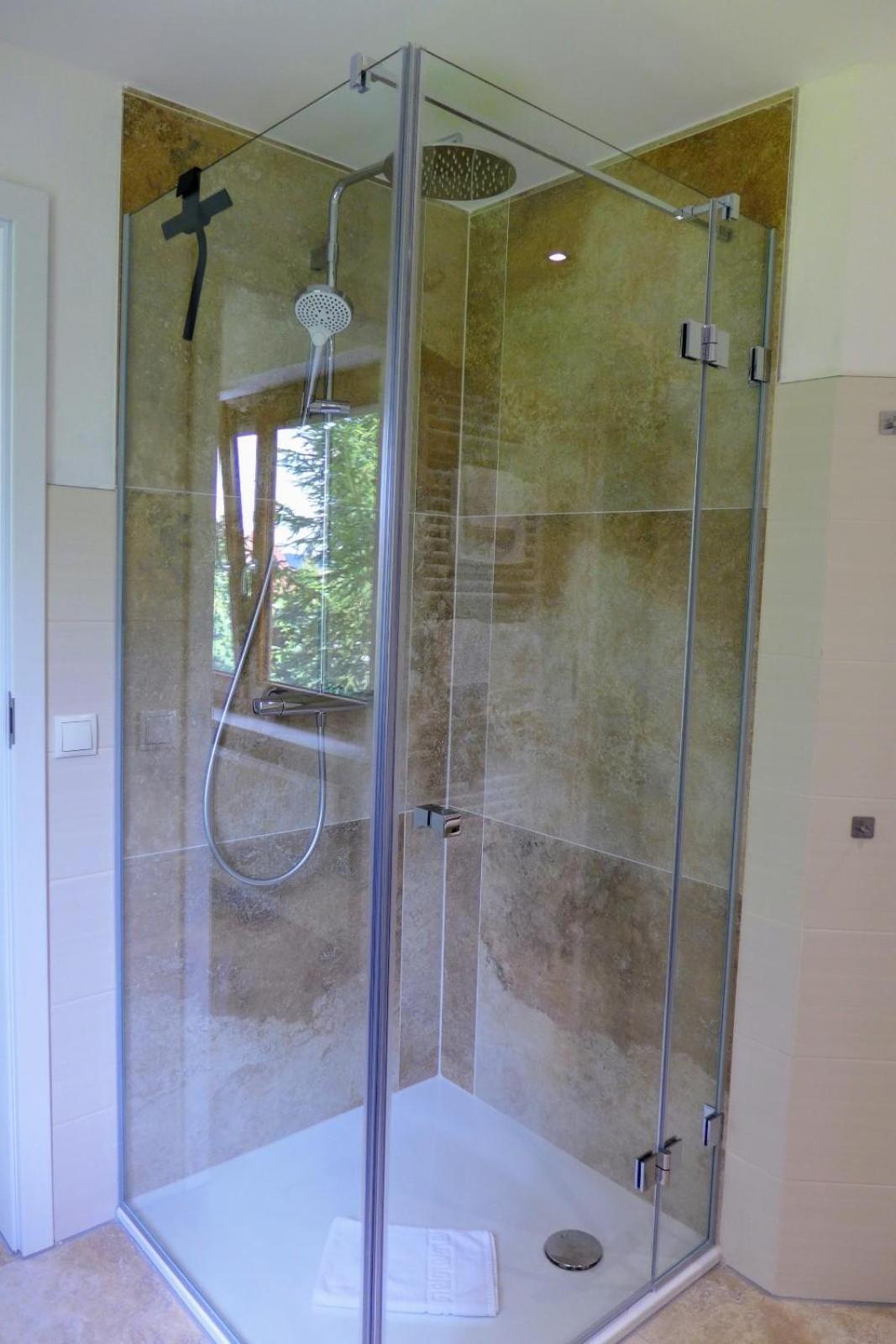 Gästehaus Philipp im Herzen des Fichtelgebirges - 5 Ferienwohnungen, großes Grundstück, Wald und Wiese, Wohnung mit privater Sauna, kostenfreie Parkplätze,