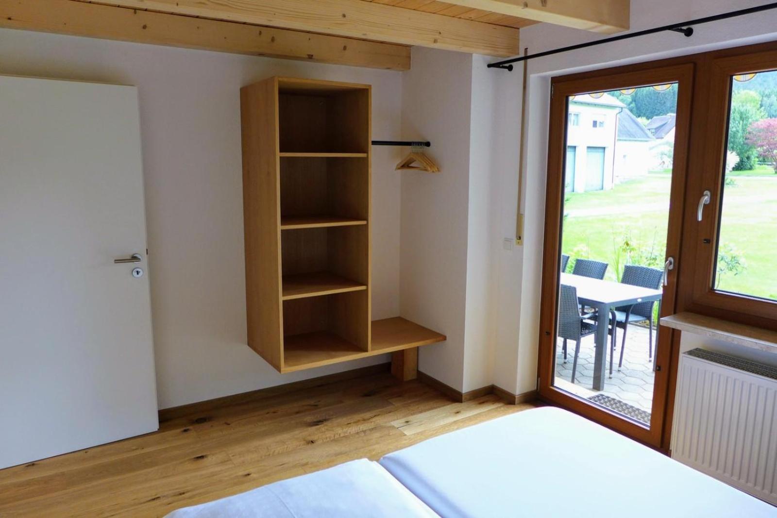 Gästehaus Philipp im Herzen des Fichtelgebirges - 5 Ferienwohnungen, großes Grundstück, Wald und Wiese, Wohnung mit privater Sauna, kostenfreie Parkplätze,