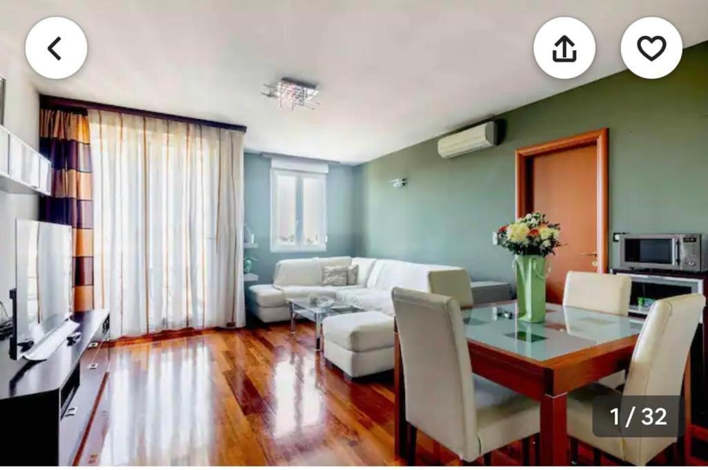 Capital Rooms