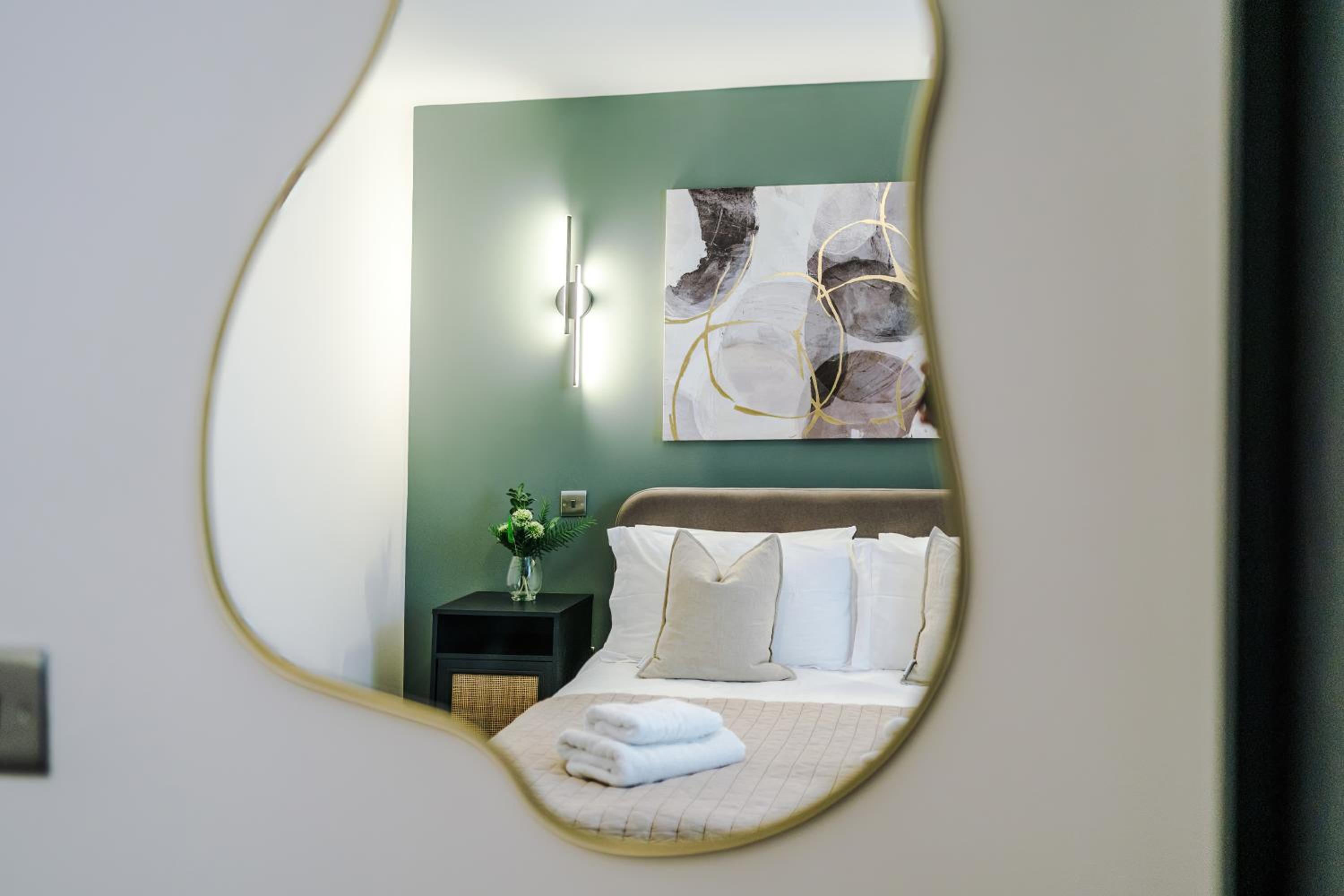 Harrogate House Apt 3 - 2 Bed Duplex view 2