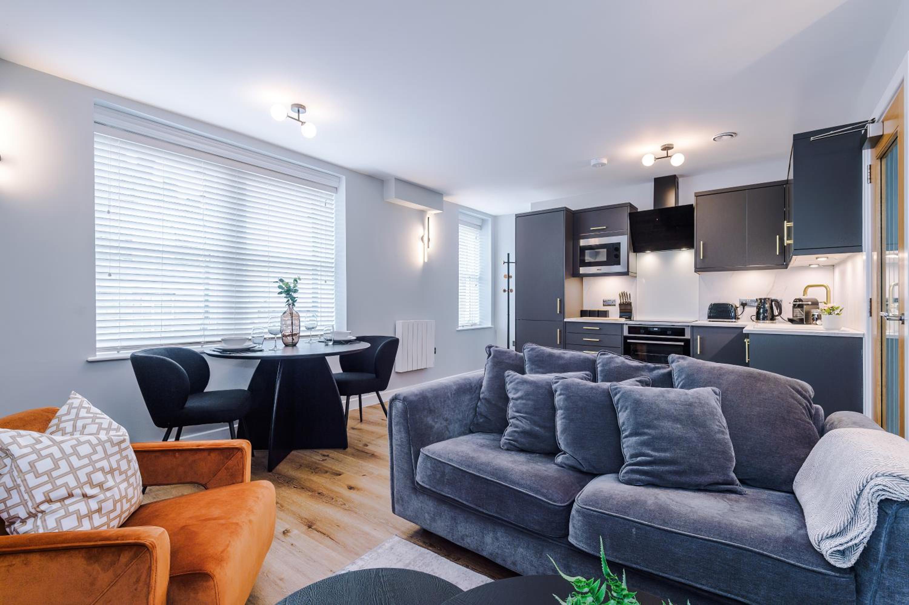 Harrogate House Apt 5 - Central Location view 5
