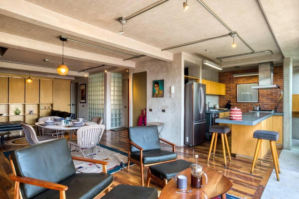 Mid Century Loft photo 4