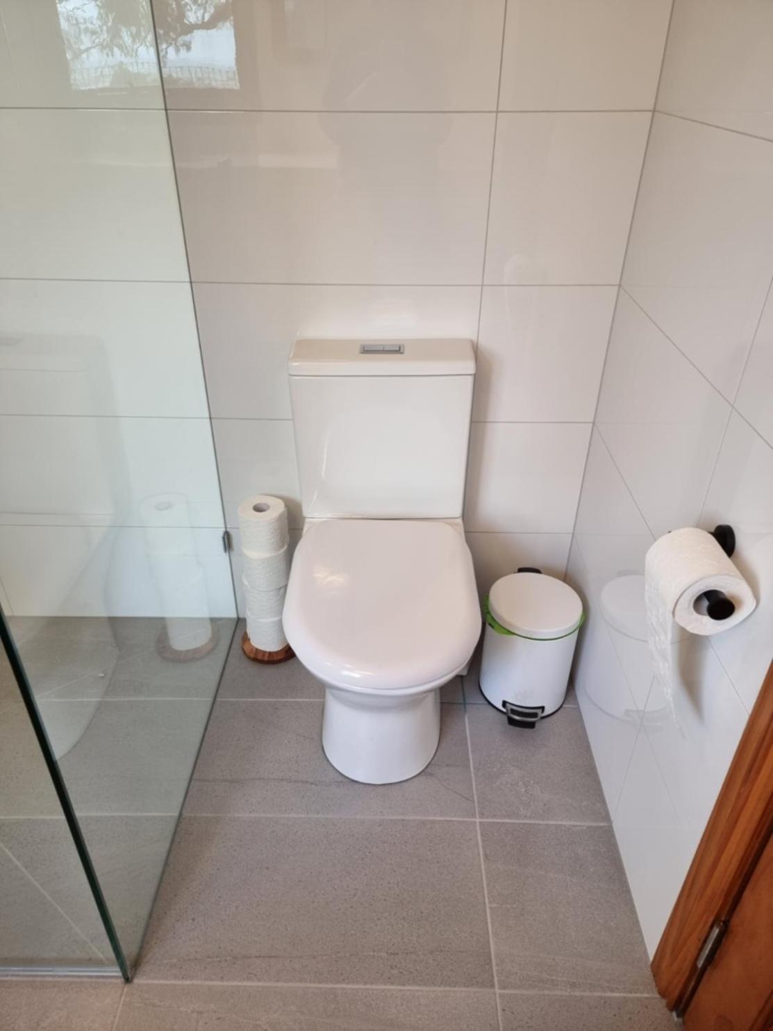 Queen Room with Balcony - Kookaburra Retreat Homestay