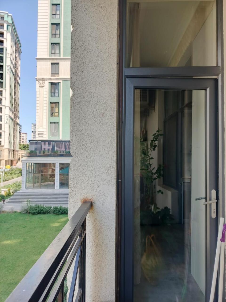 Xanim's apartment