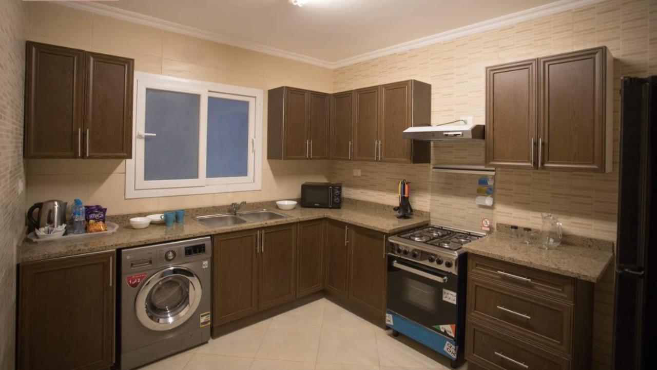 Parkside Boutique 3 BBR Serviced Apartment - Ocean Blue - Near Airport