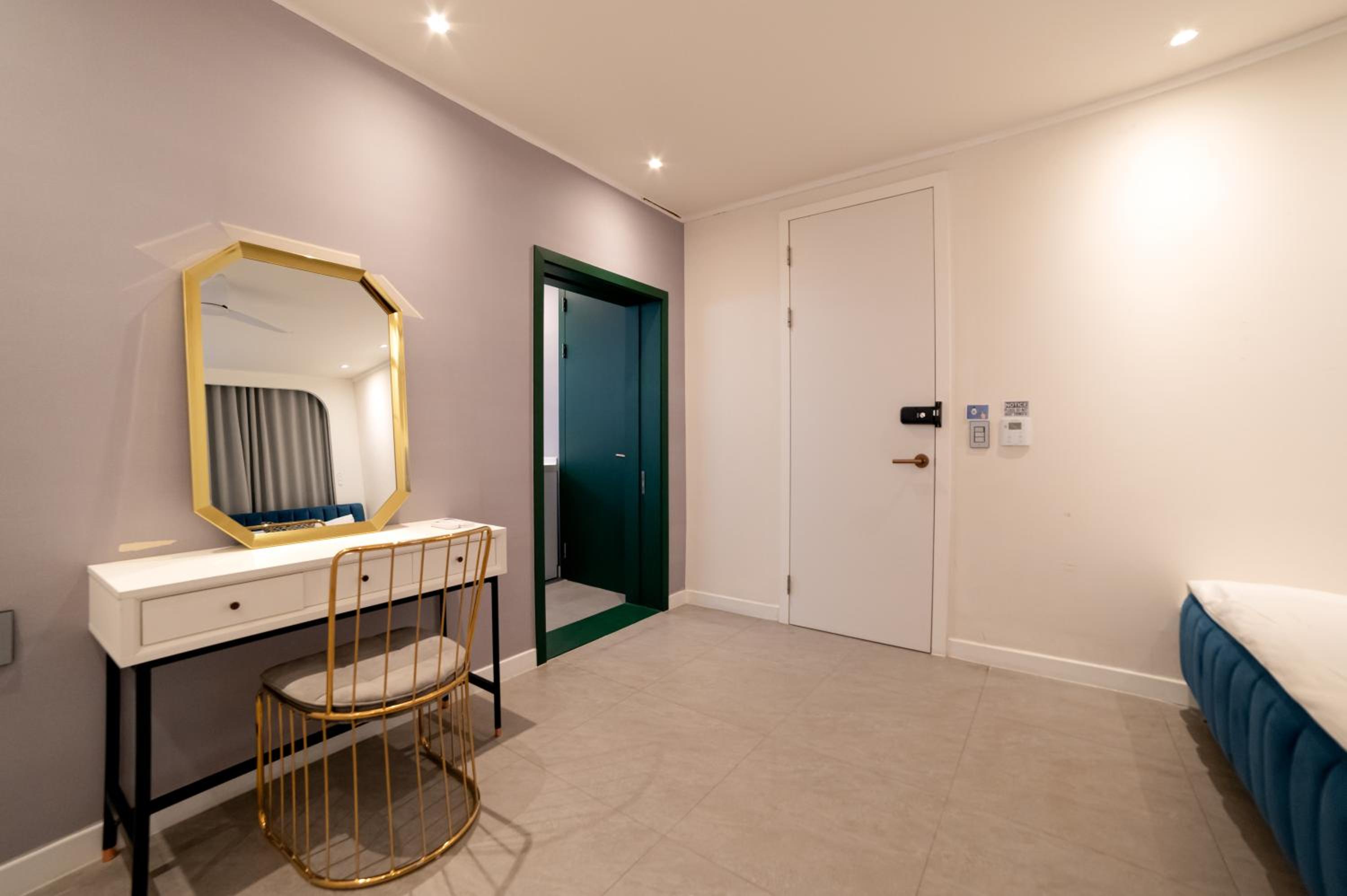 hotel room