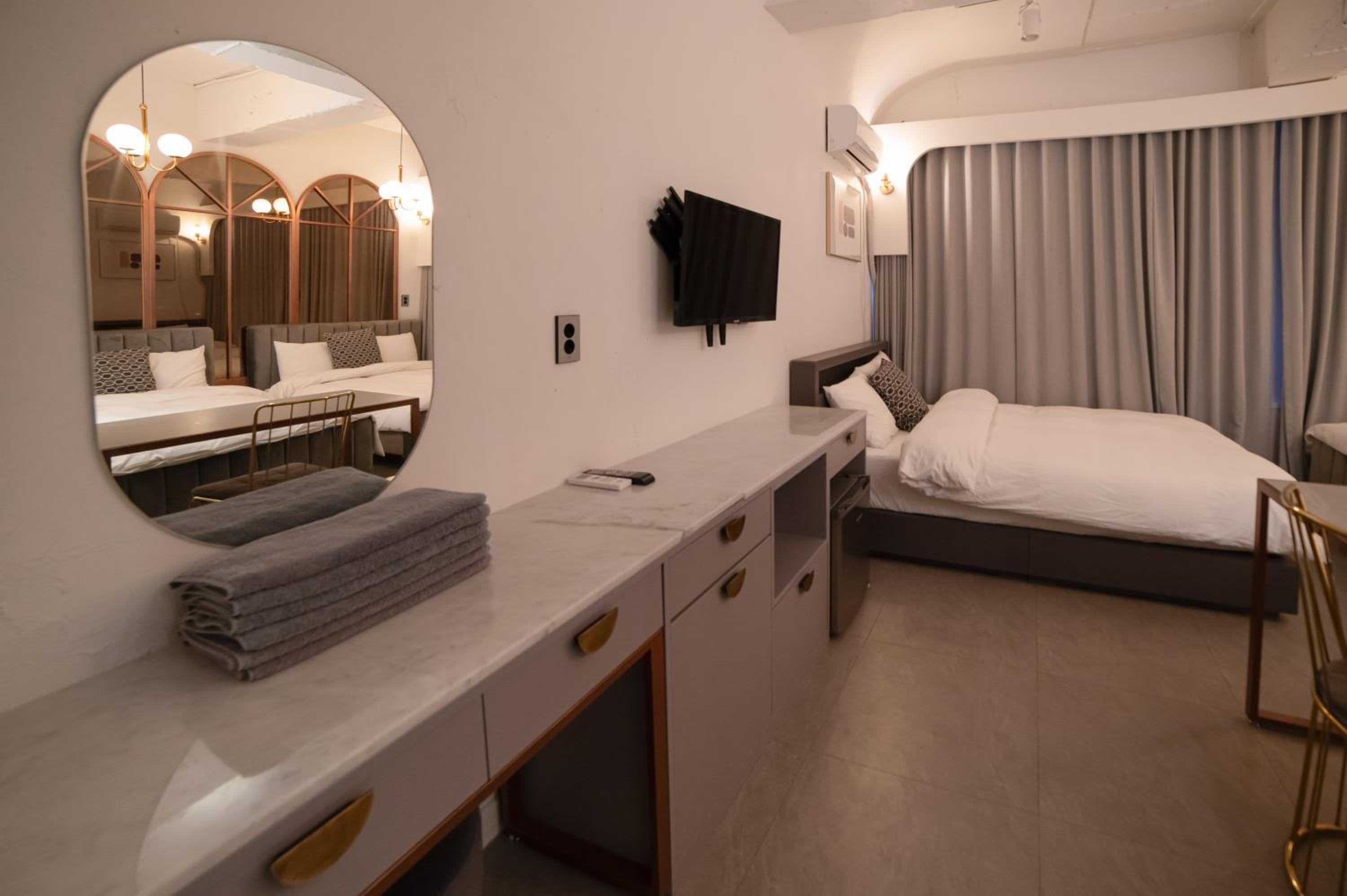 hotel room