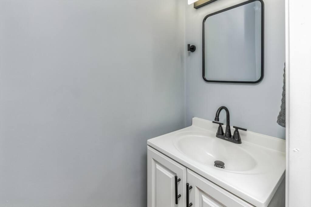 Pittsburgh Vacations - Beautiful home in Forest Hills - Property Image 3